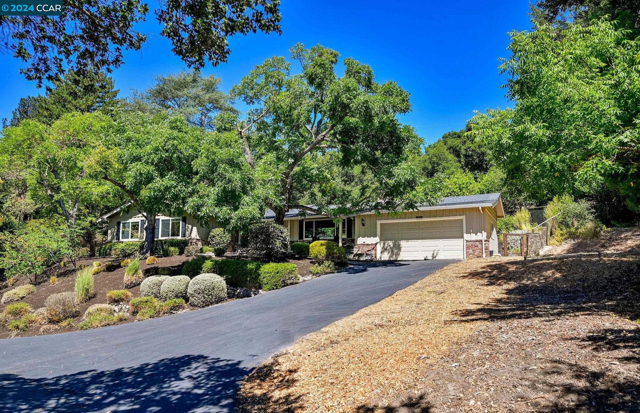 953 Stow Lane