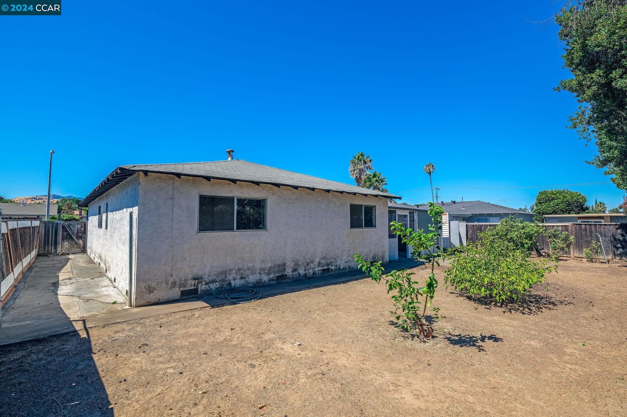 1415 Daisy Way