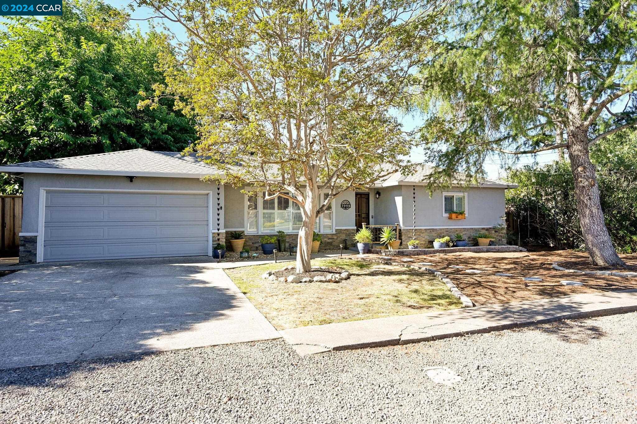 3998 Chestnut Ave.