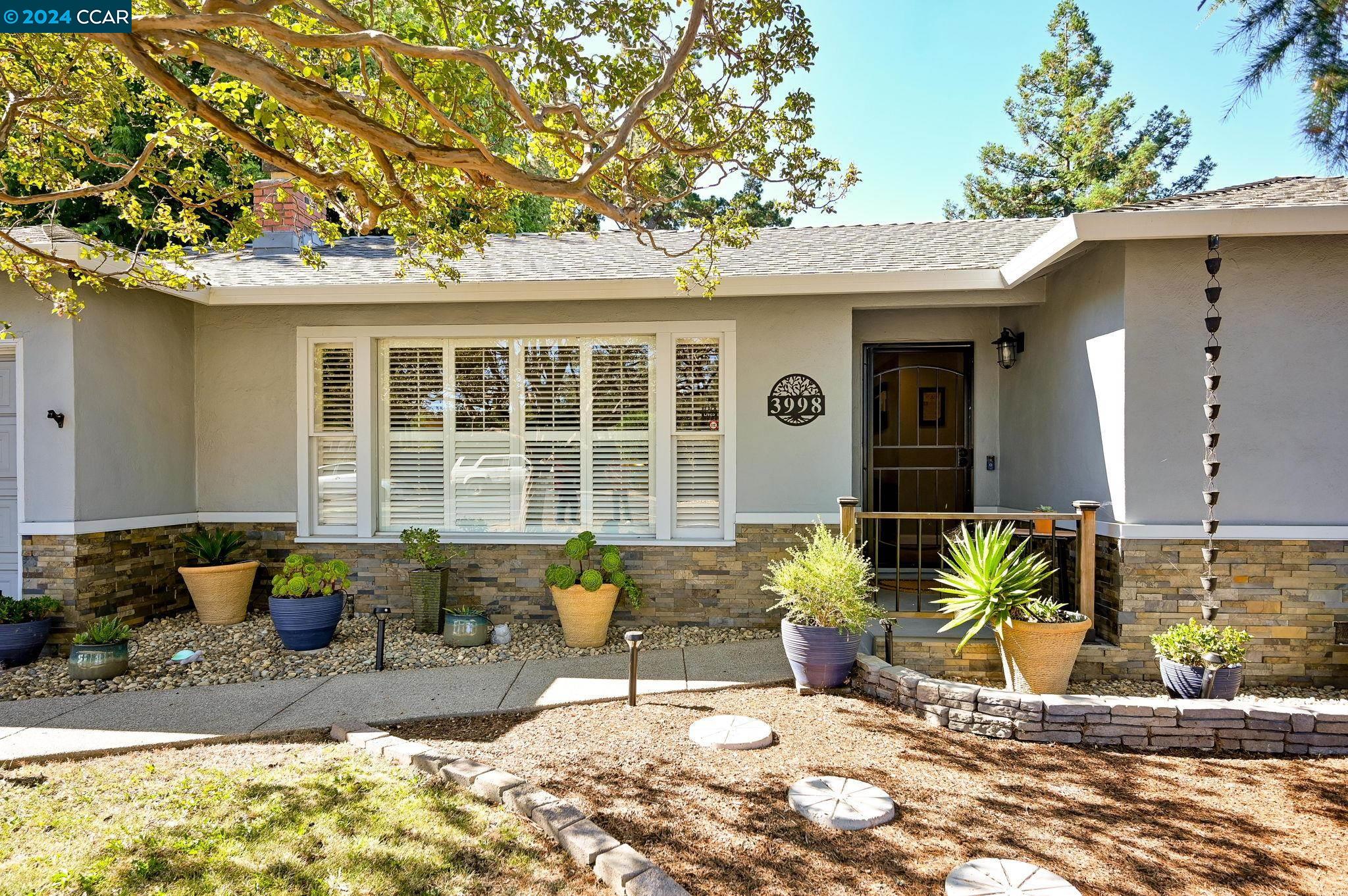 3998 Chestnut Ave.