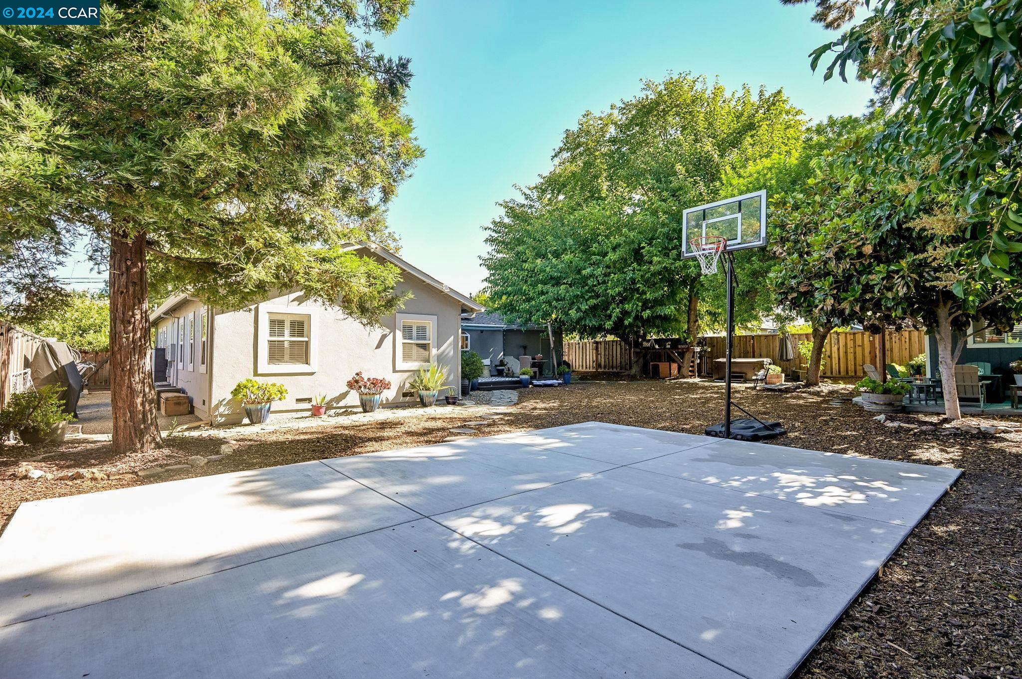 3998 Chestnut Ave.
