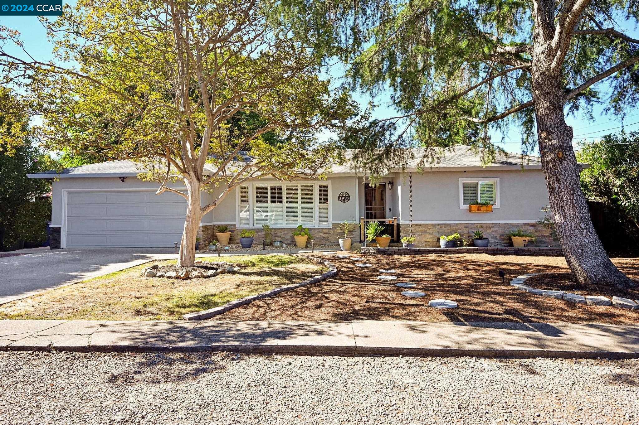 3998 Chestnut Ave.