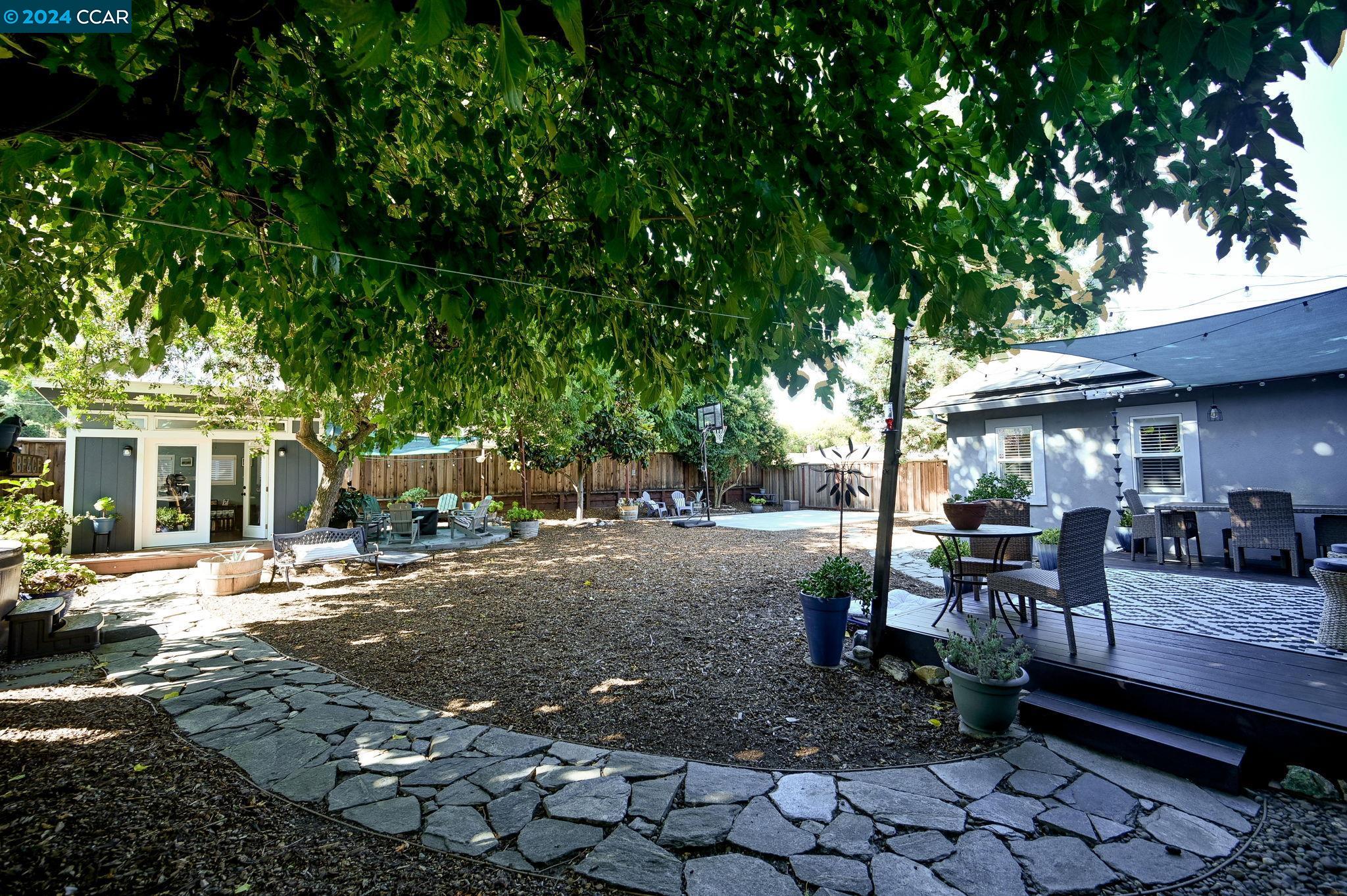 3998 Chestnut Ave.