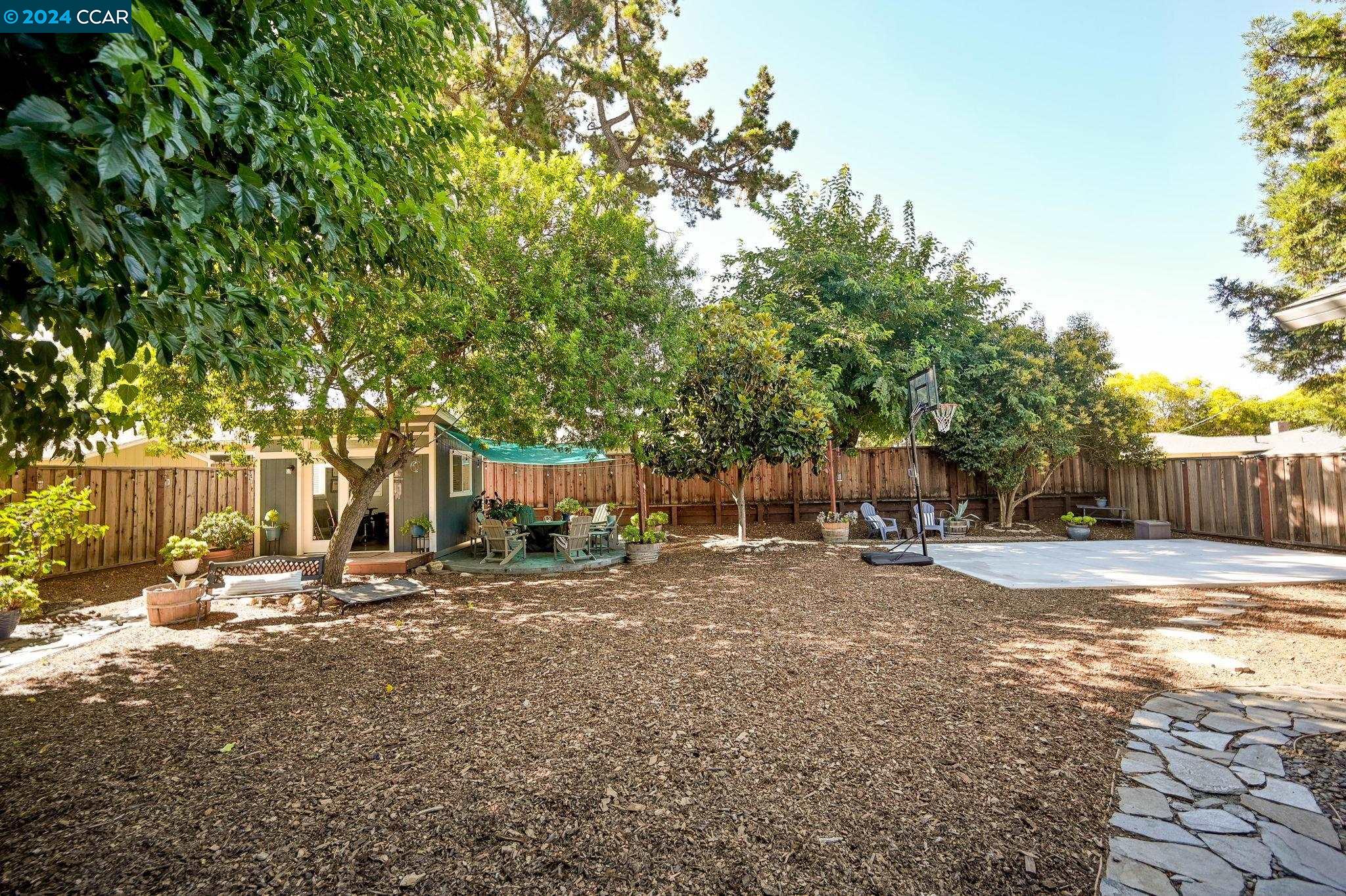3998 Chestnut Ave.