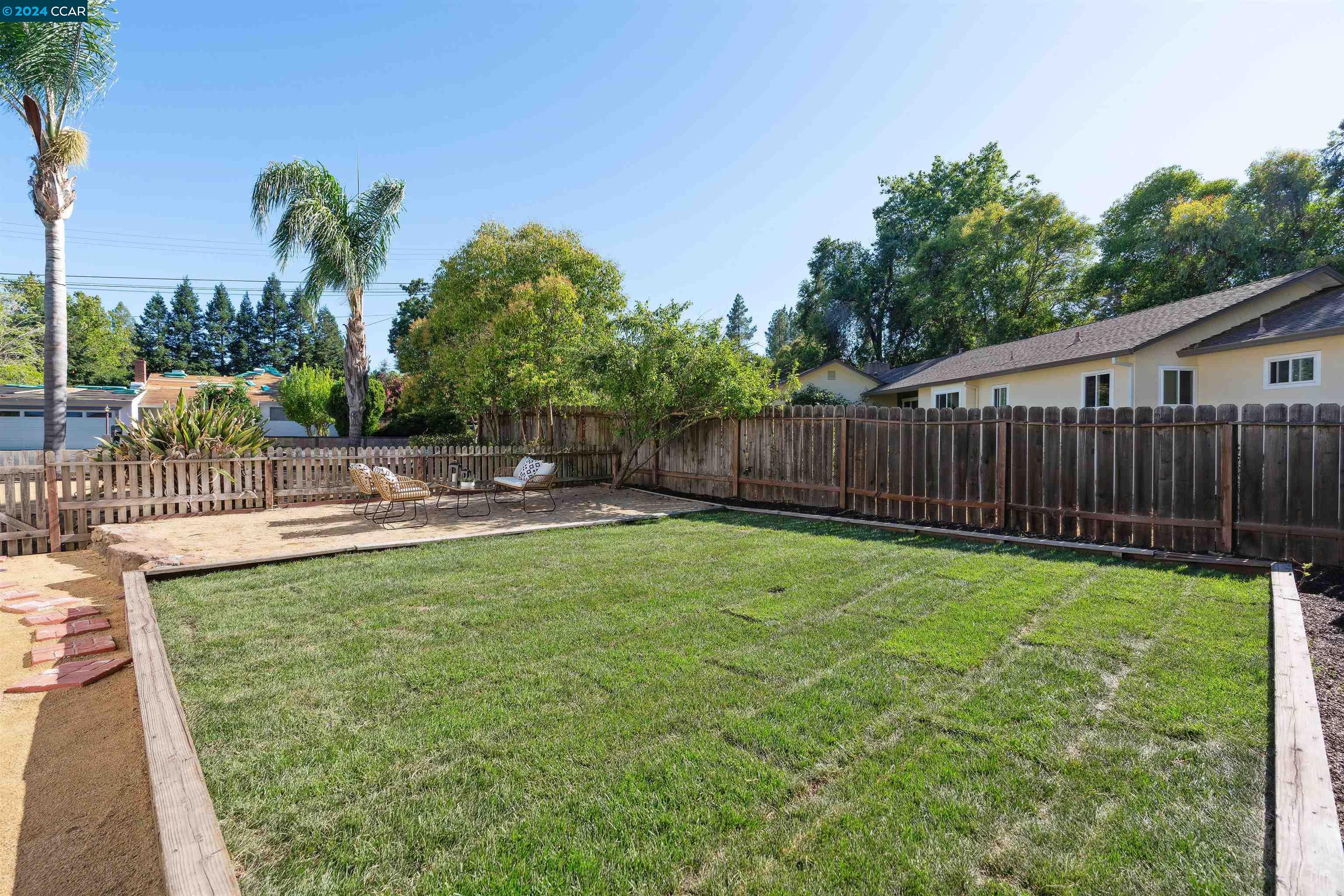 2 James Ct