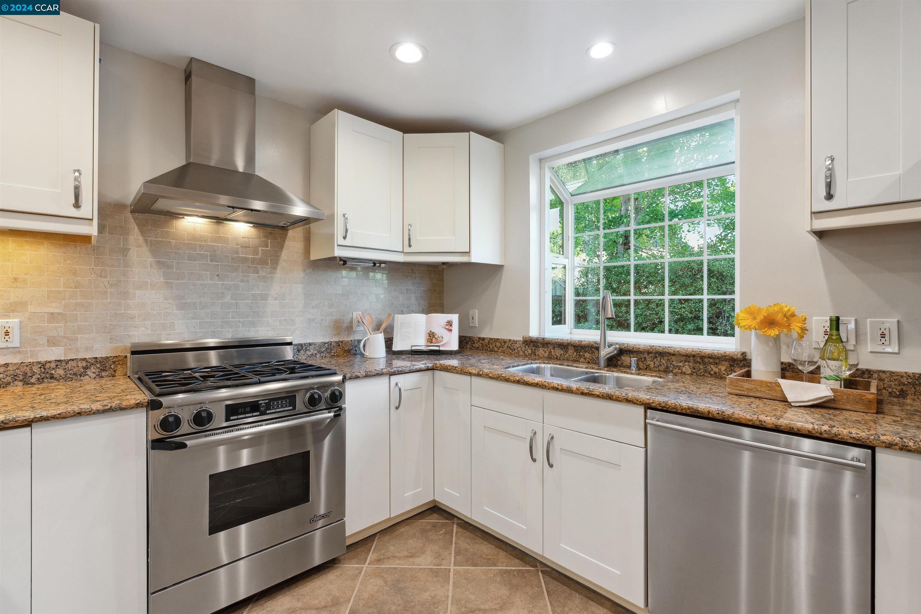 2 James Ct