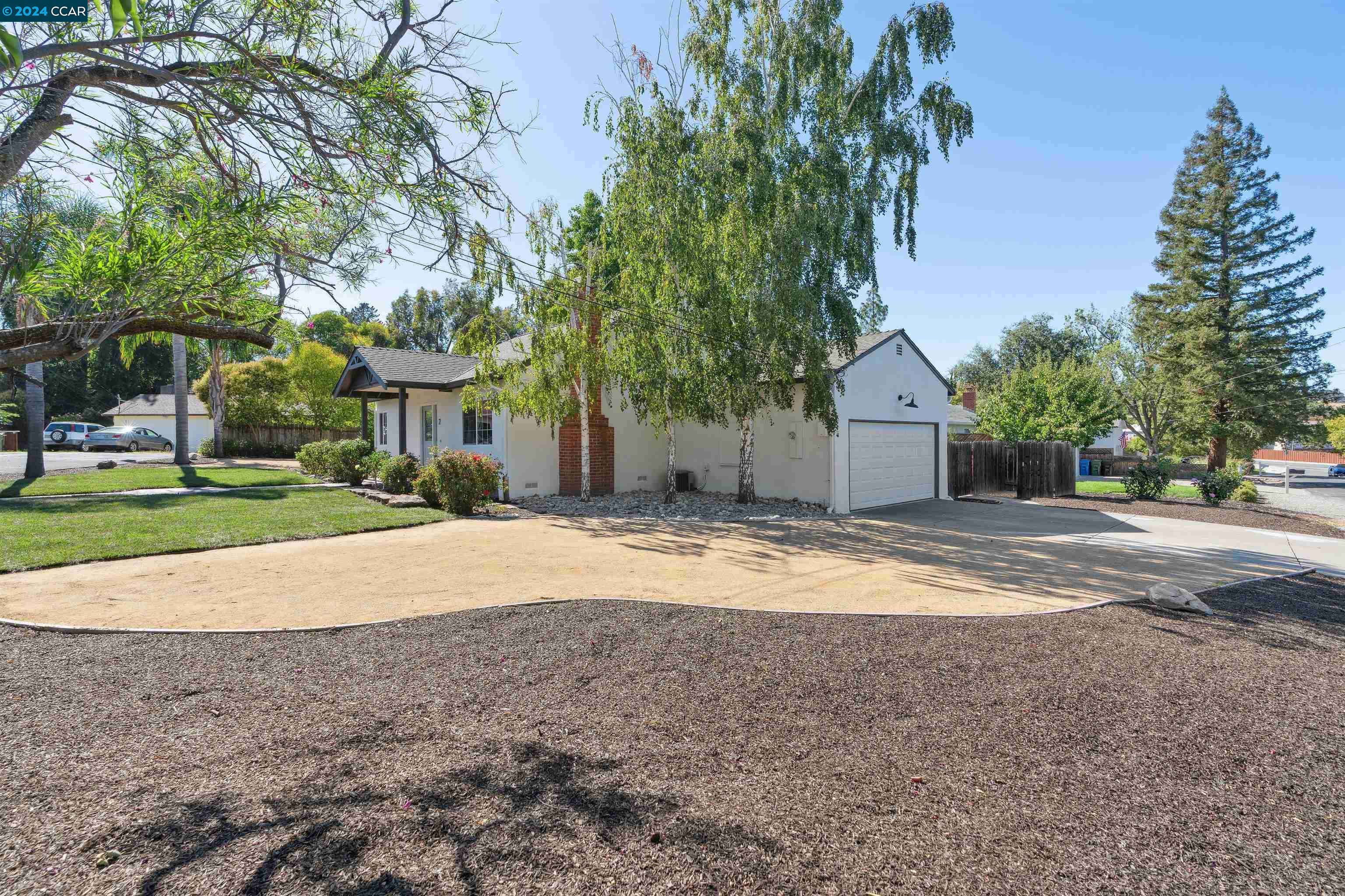 2 James Ct