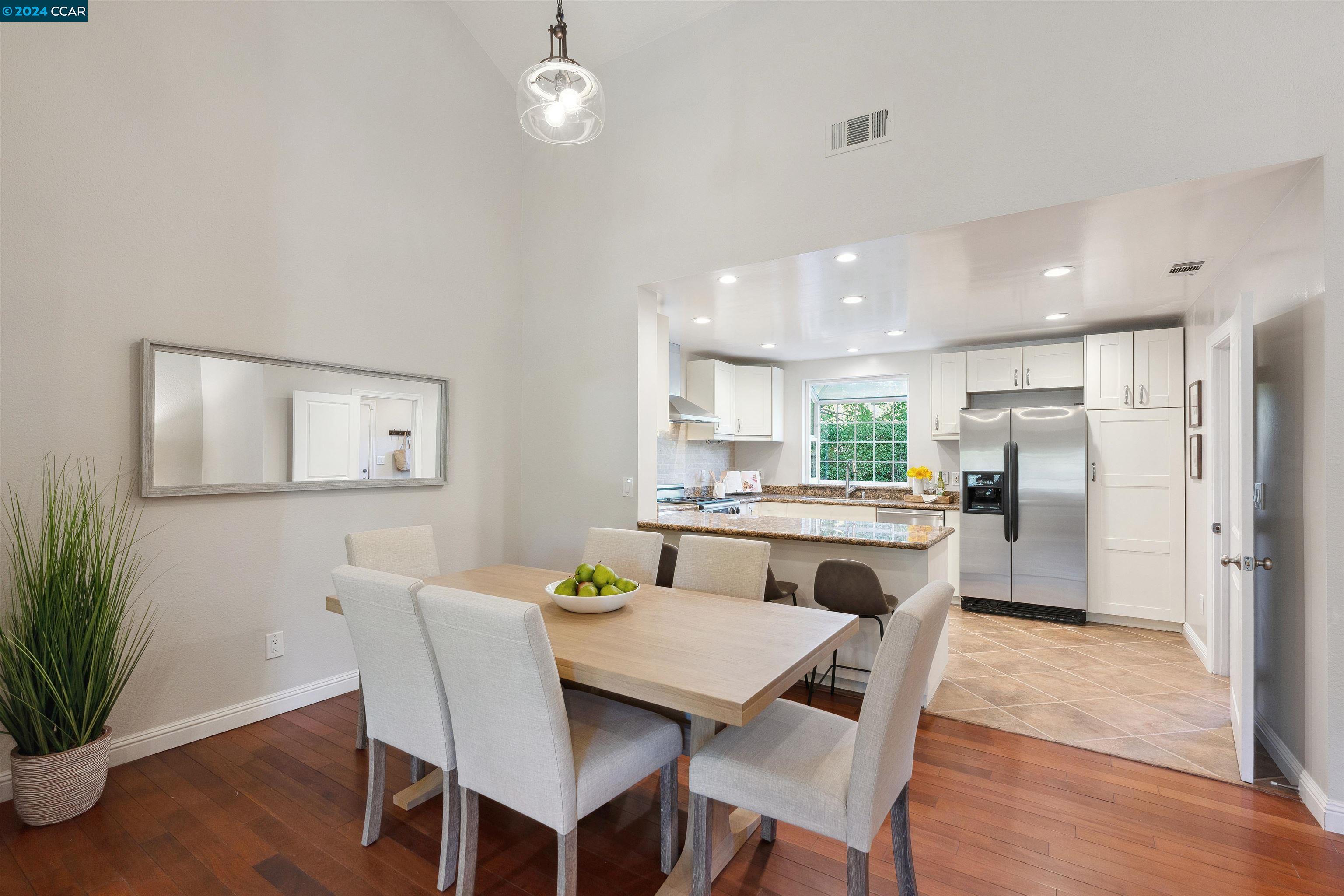 2 James Ct