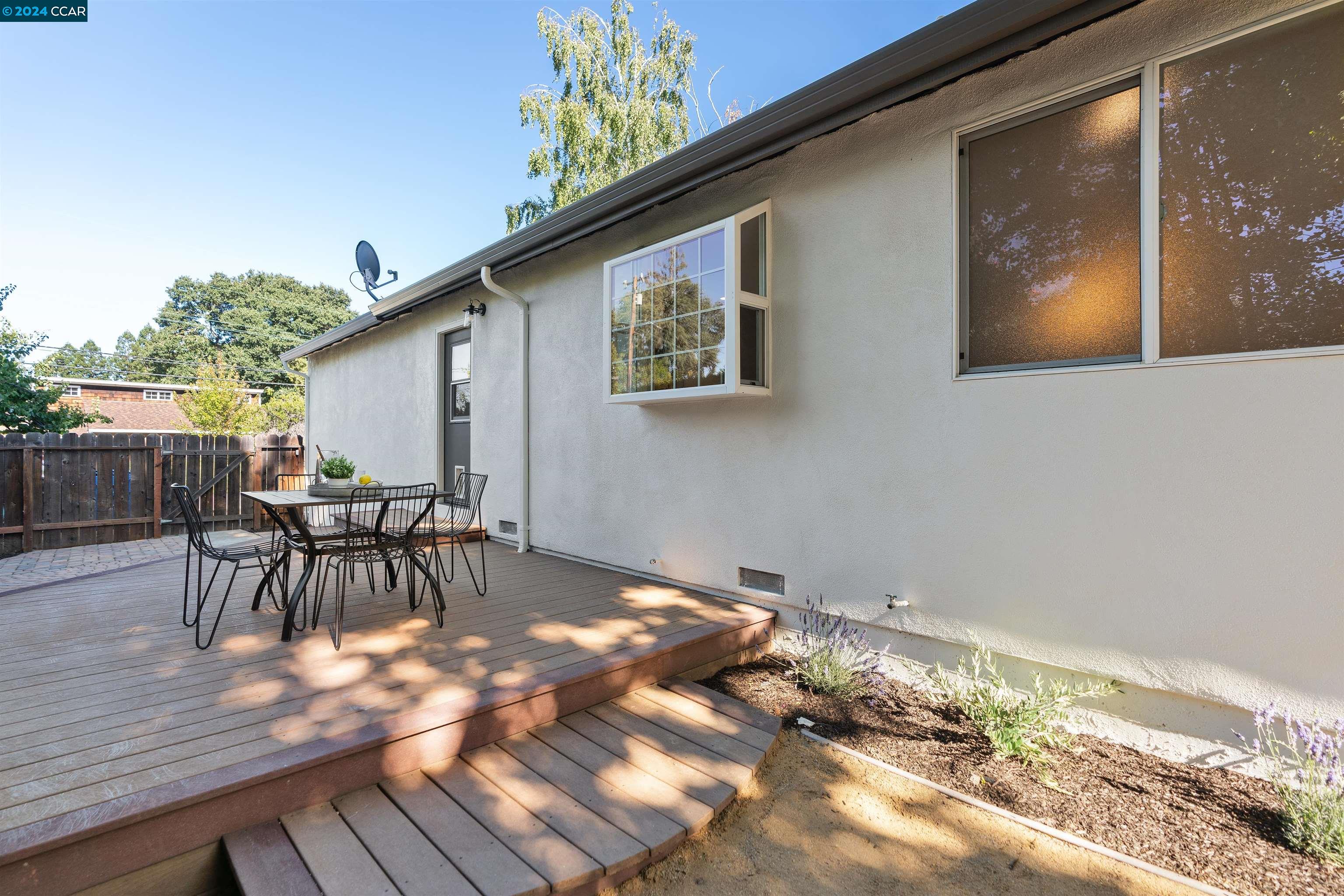 2 James Ct