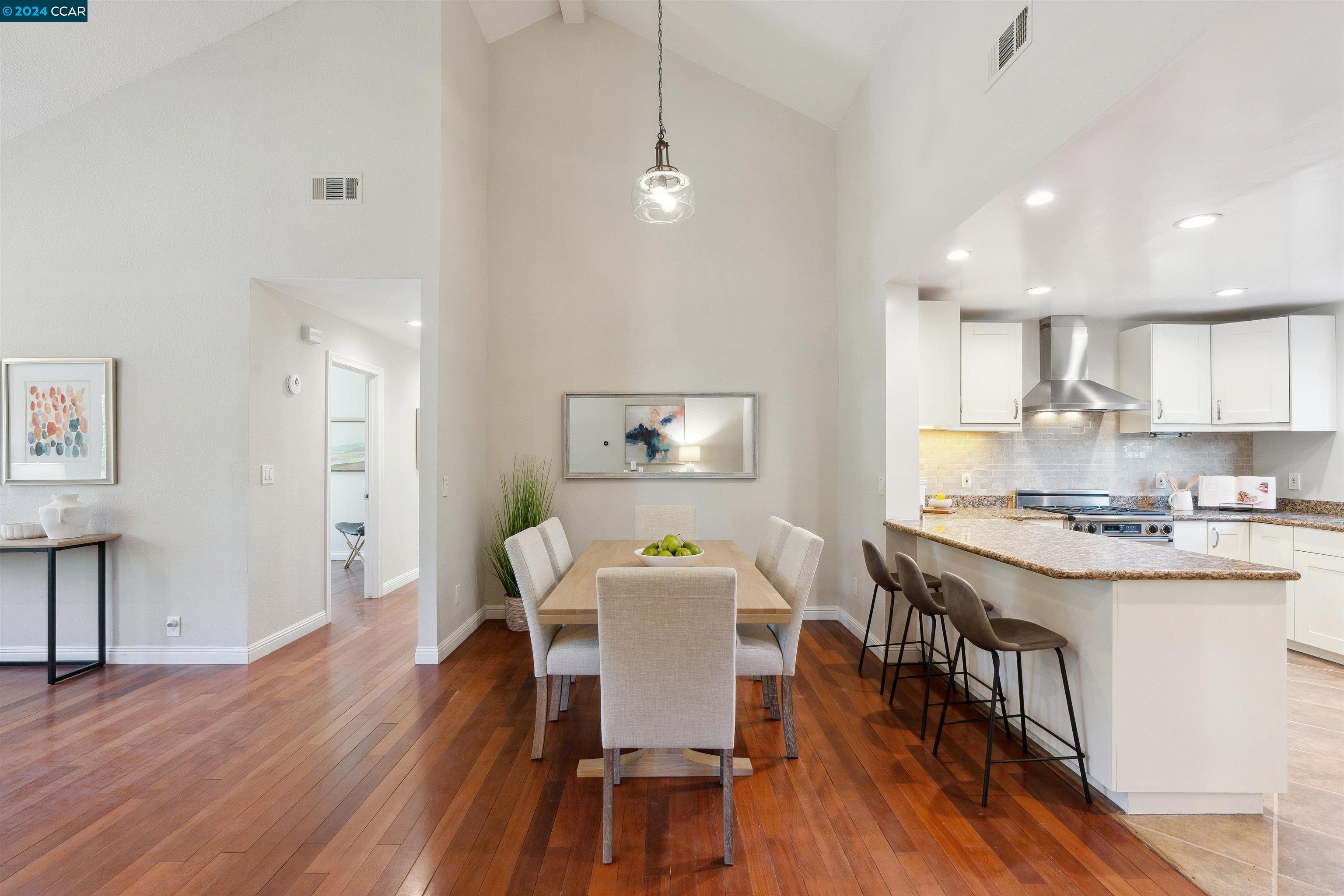 2 James Ct