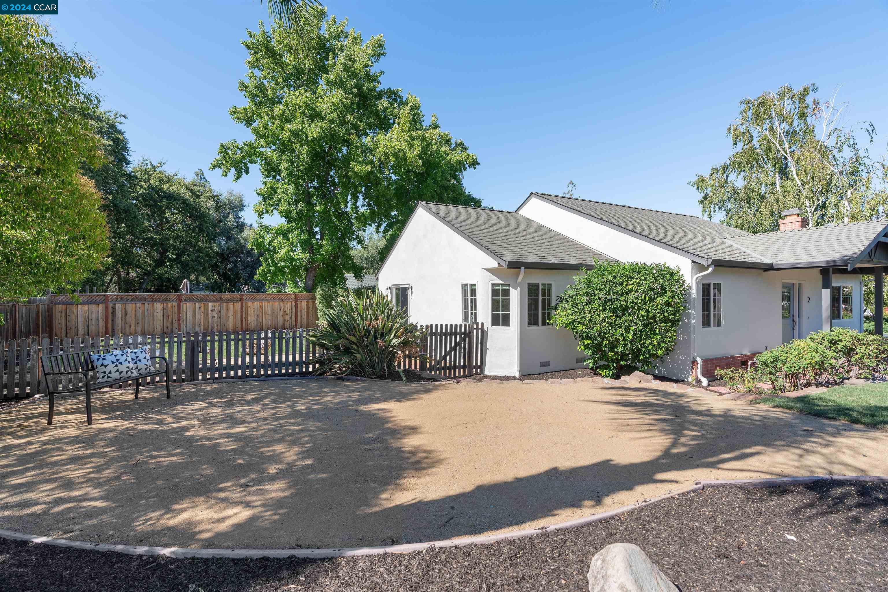 2 James Ct