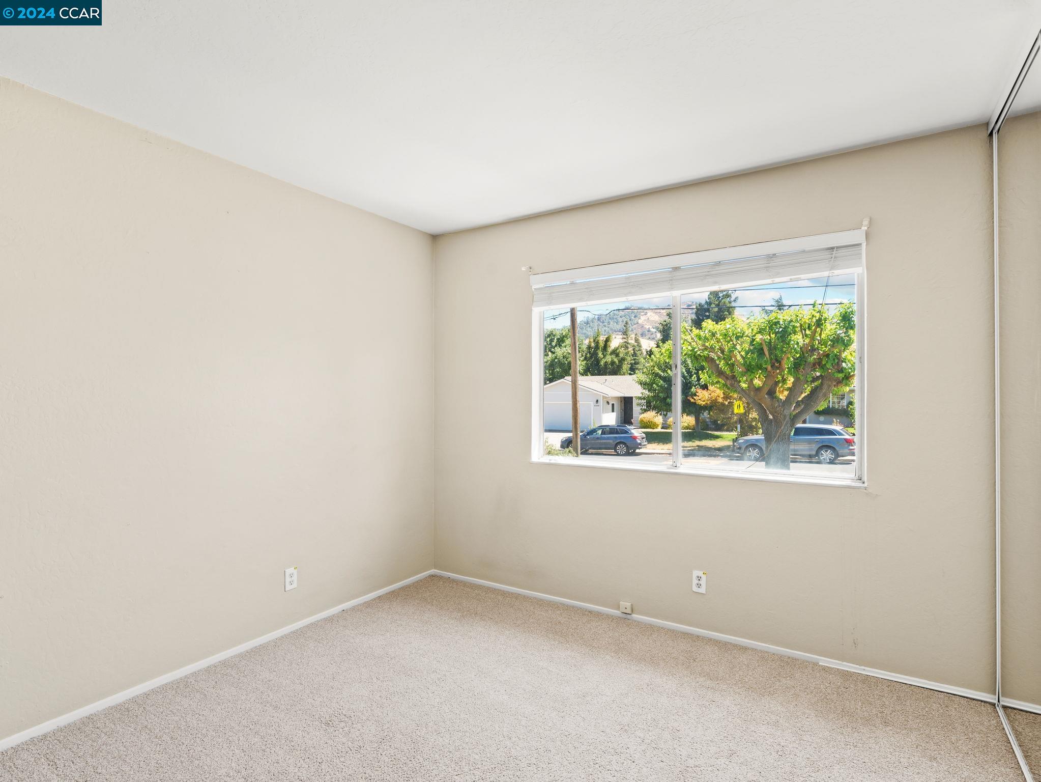 5541 Louisiana Dr