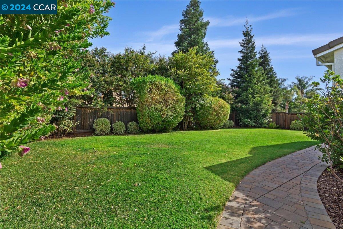 1076 Steeple Blvd
