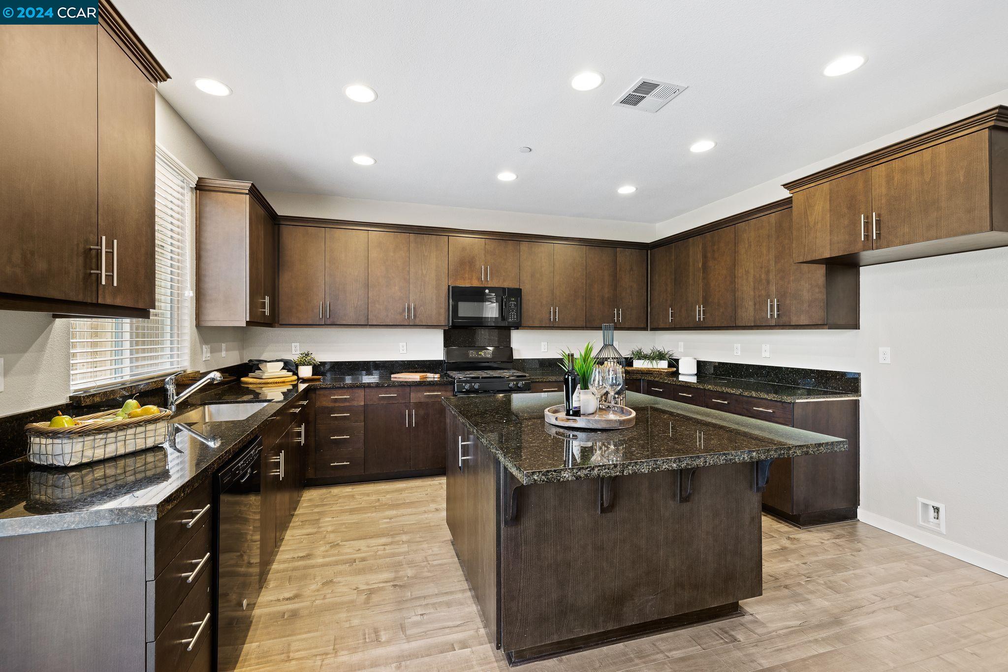 744 Westmoor Cir