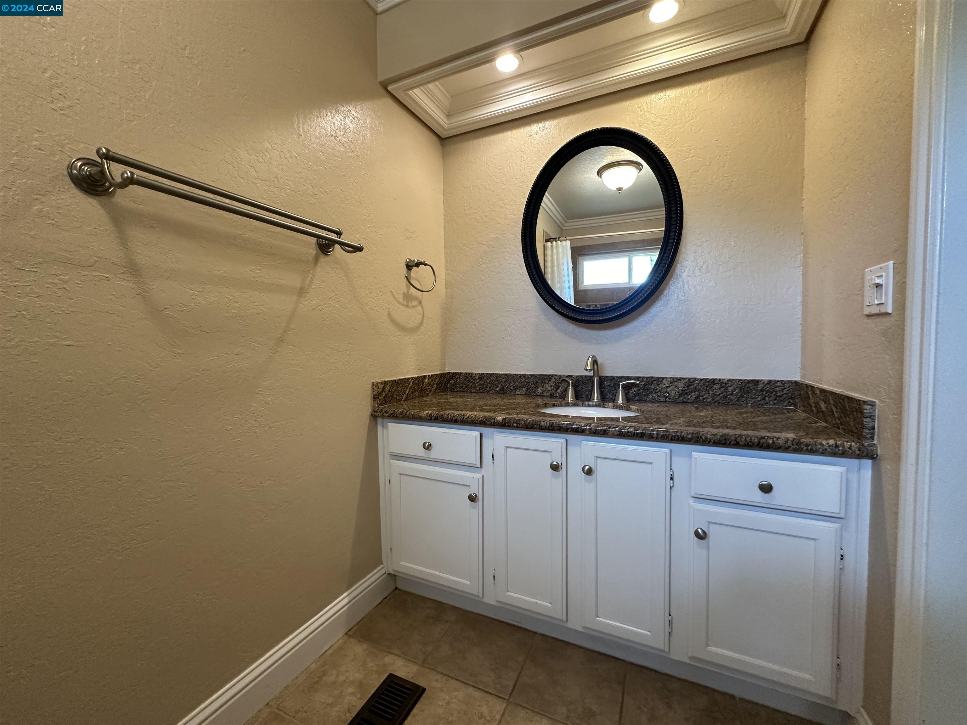 16 Swan Ct