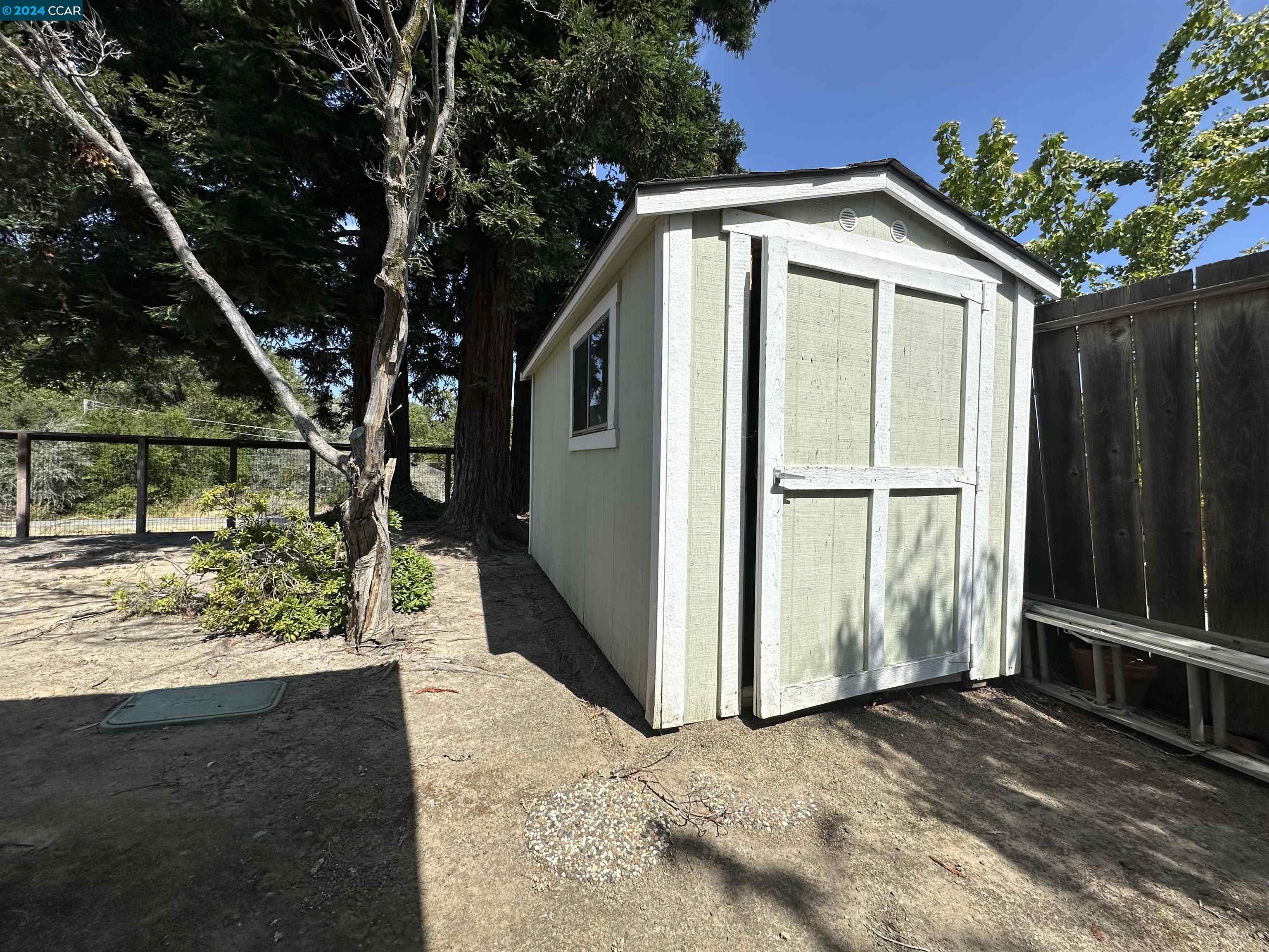 16 Swan Ct