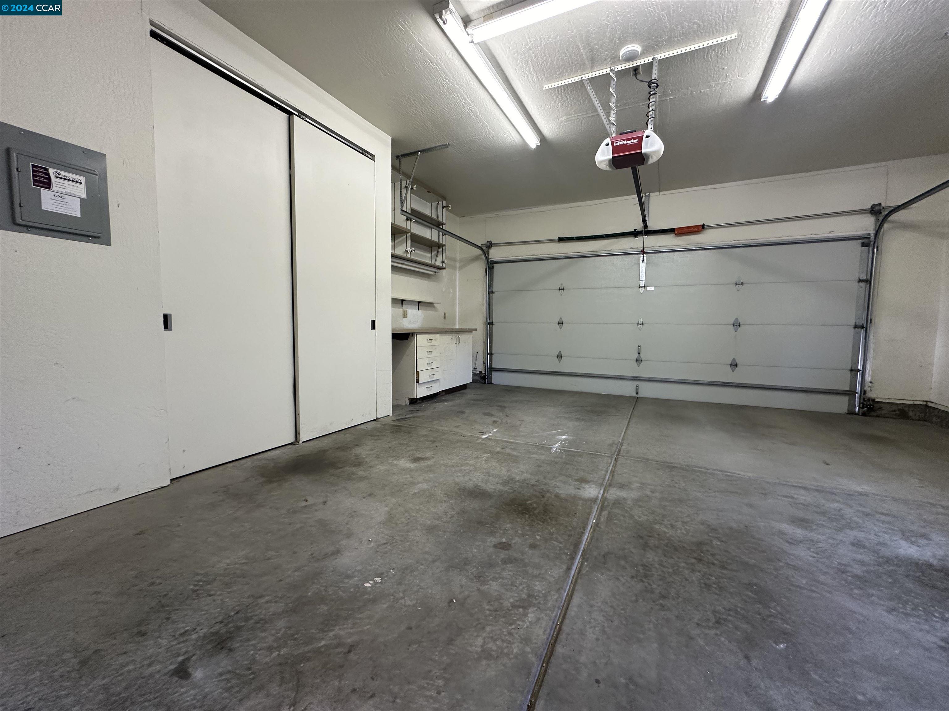 16 Swan Ct