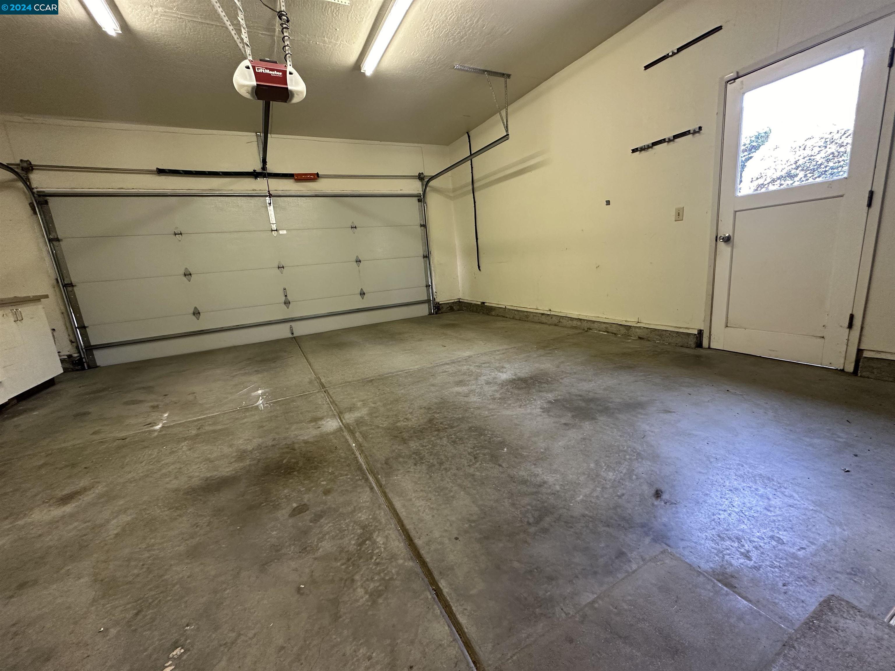 16 Swan Ct