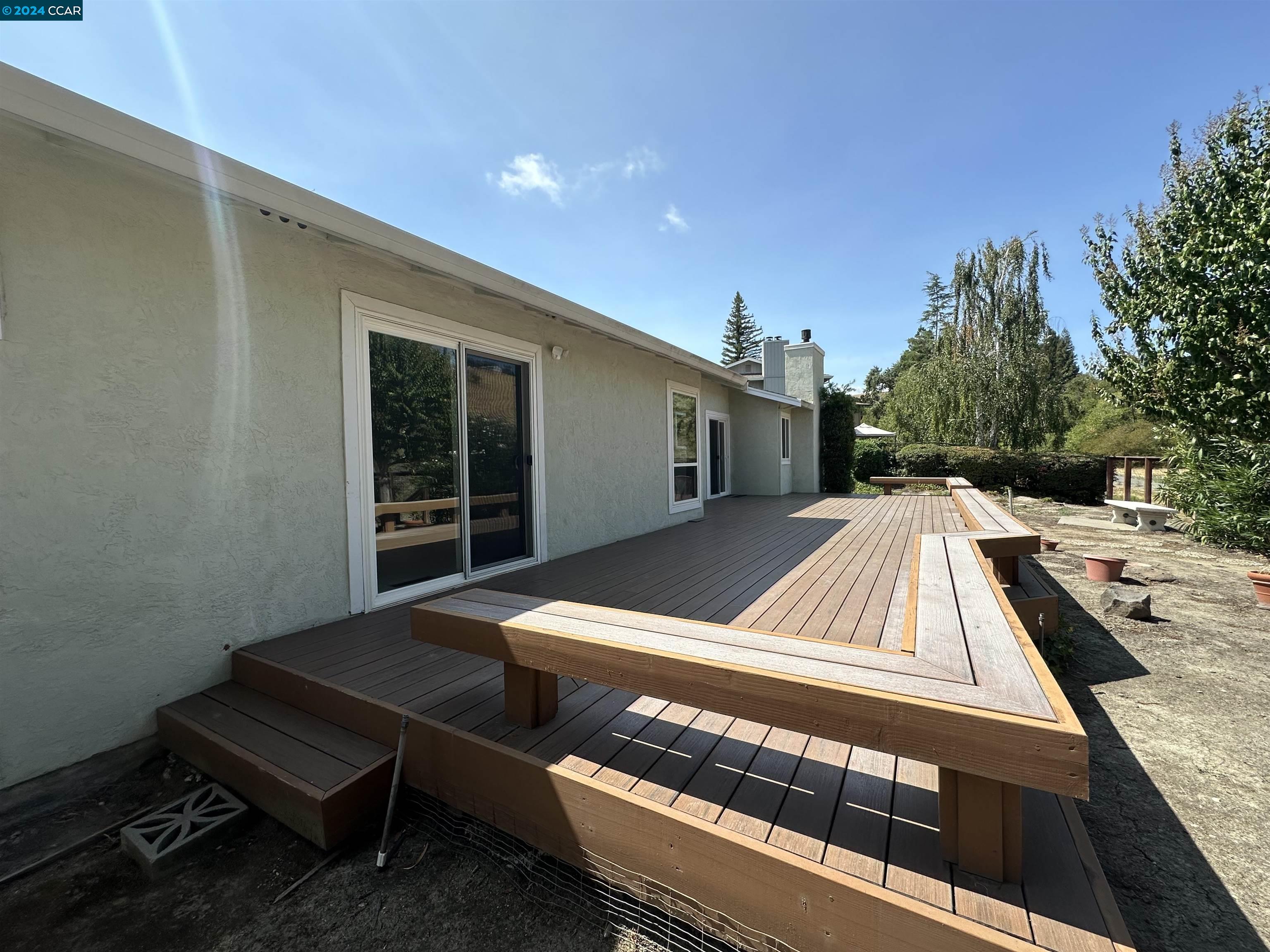 16 Swan Ct