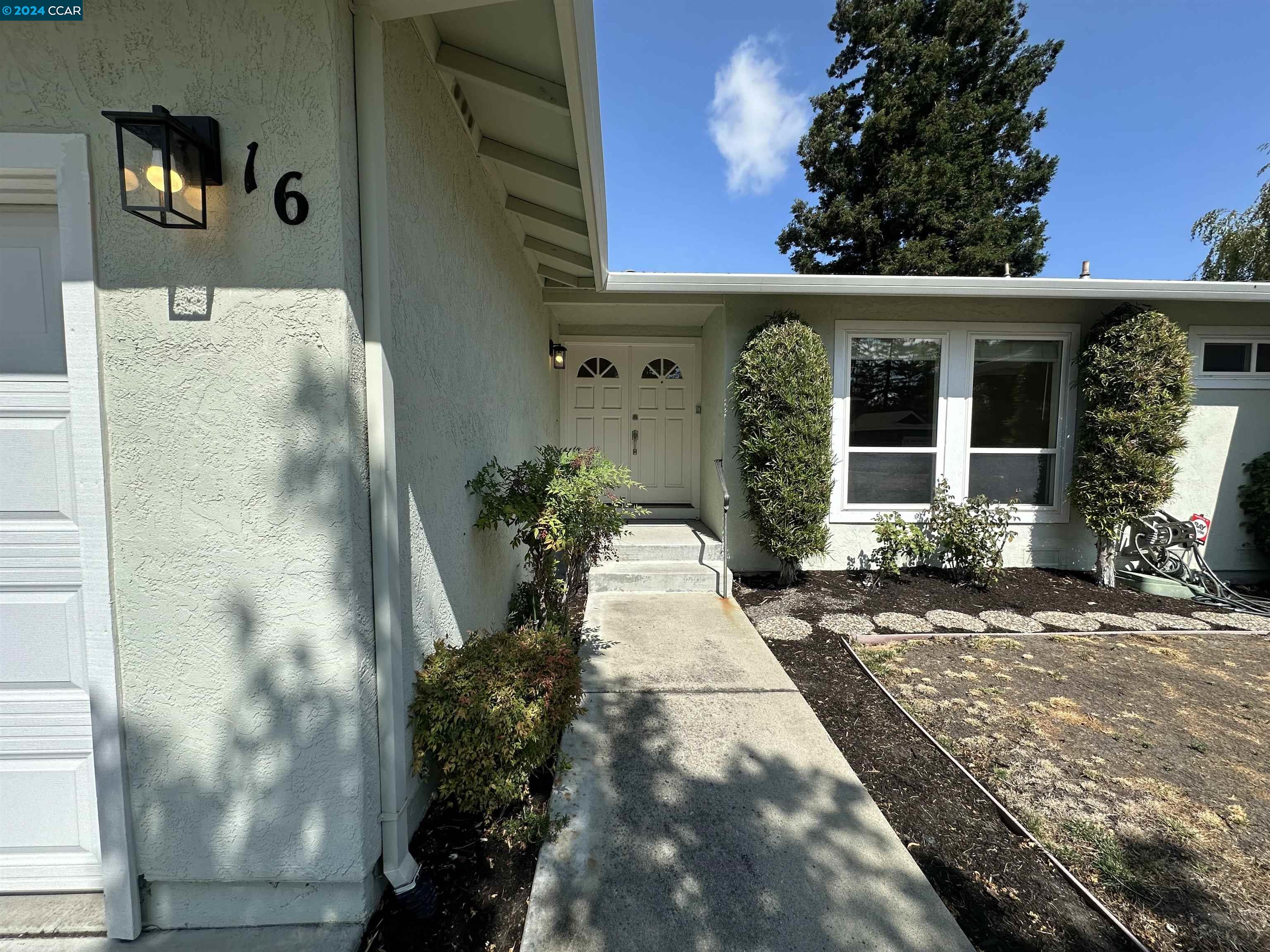 16 Swan Ct