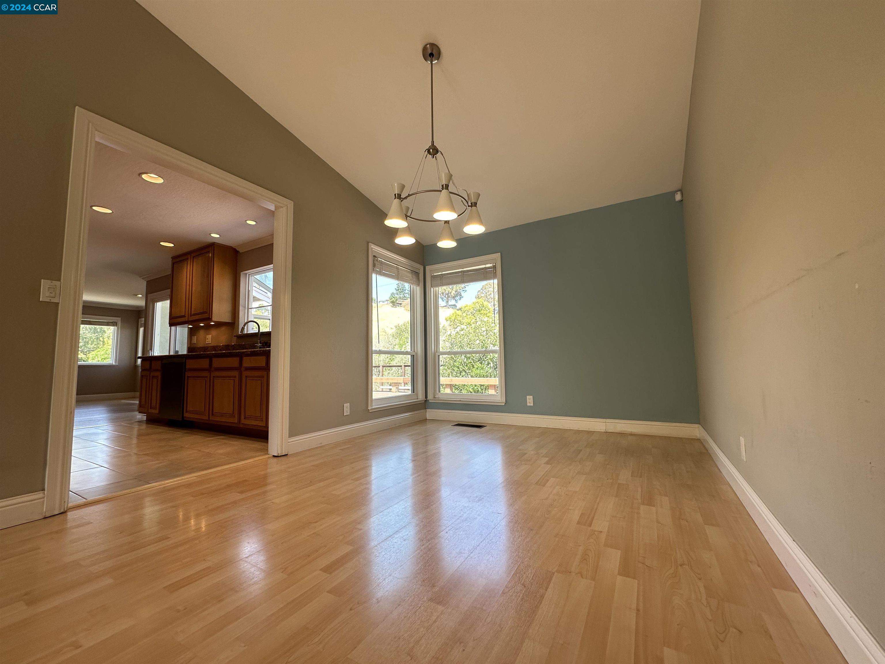 16 Swan Ct