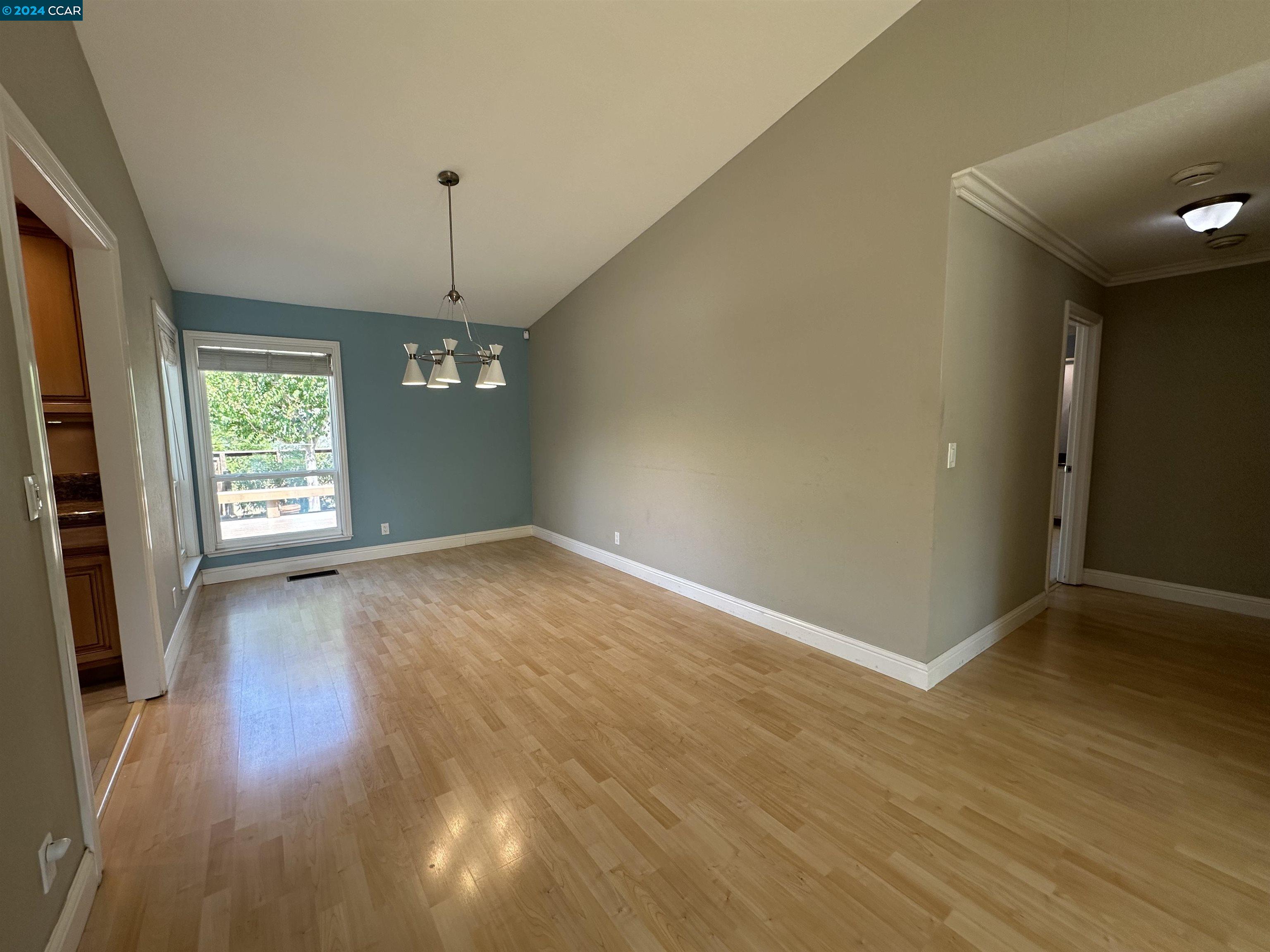 16 Swan Ct