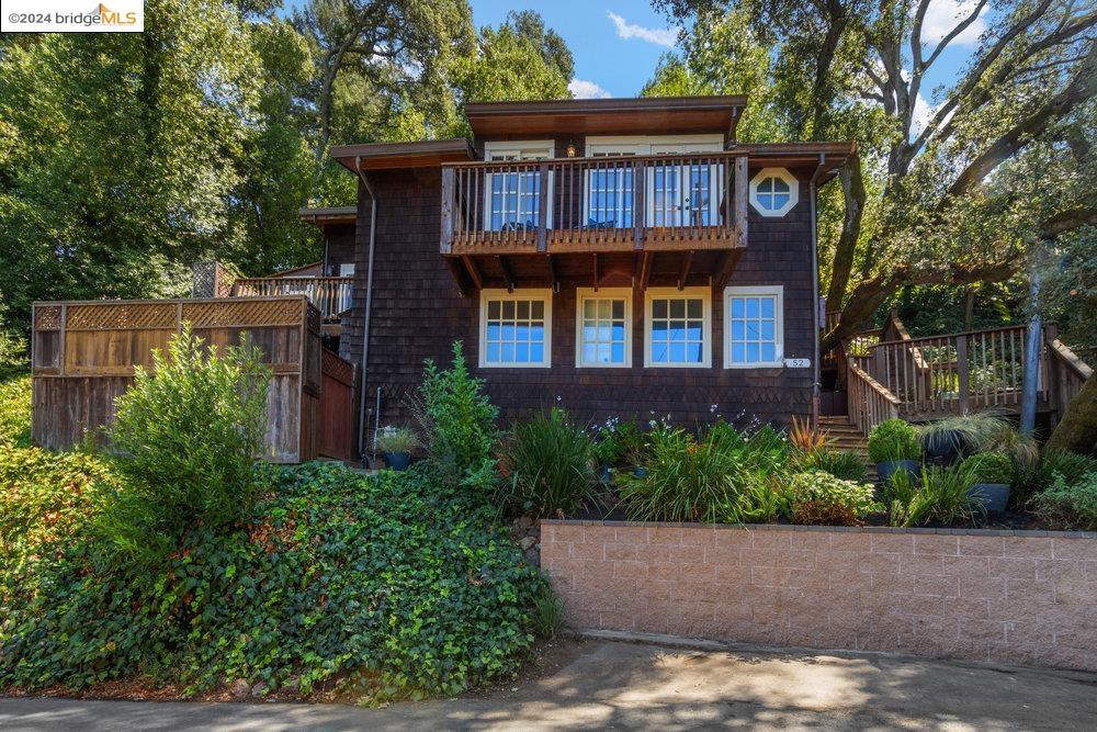 52 Underhill Rd