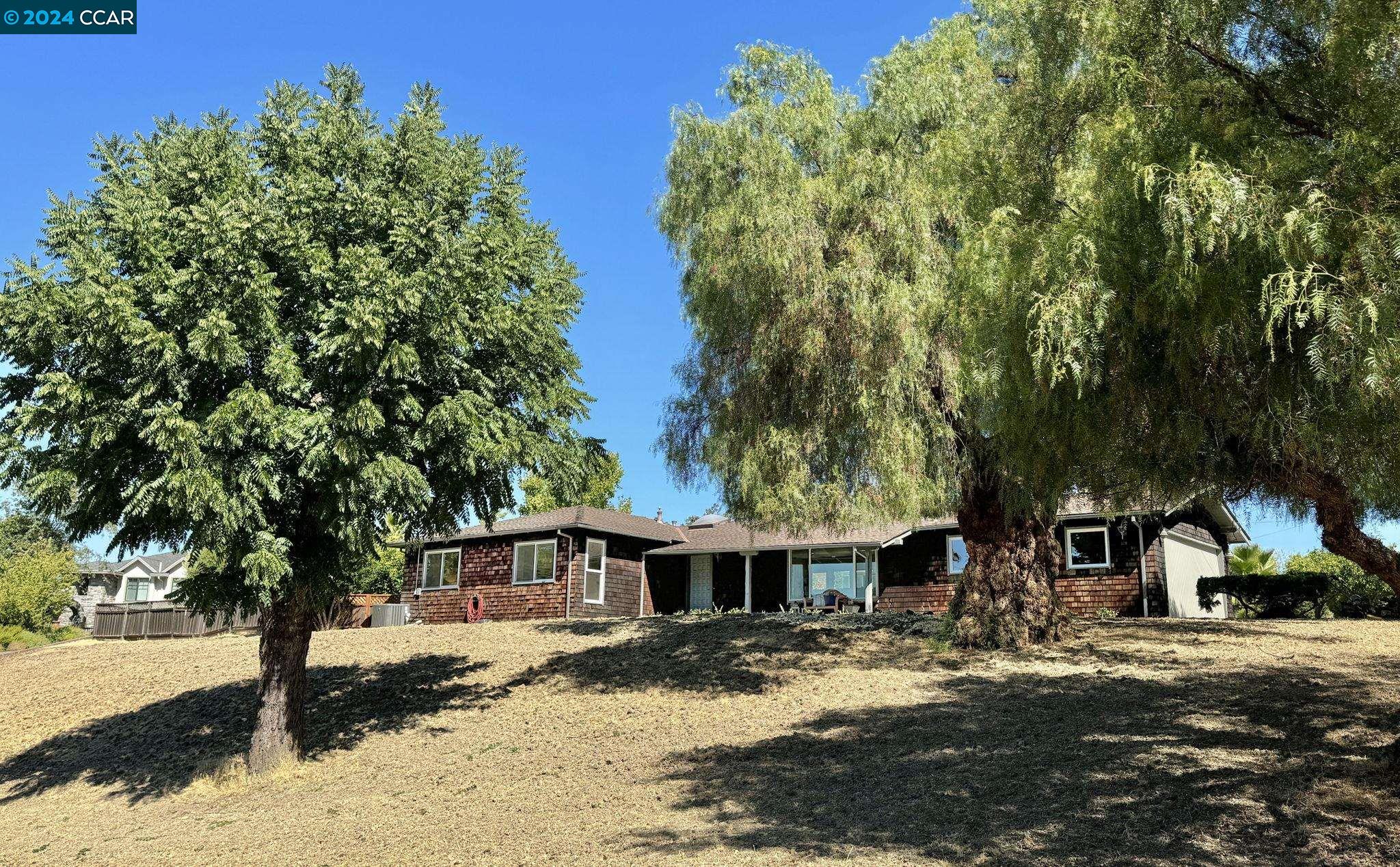 228 Nob Hill Dr