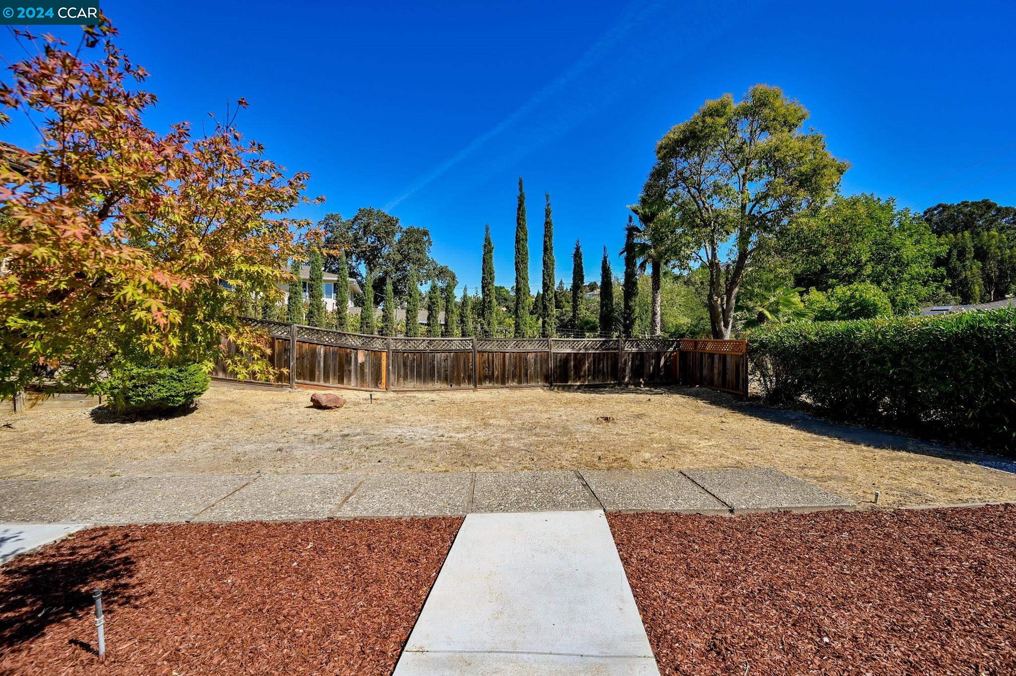 228 Nob Hill Dr