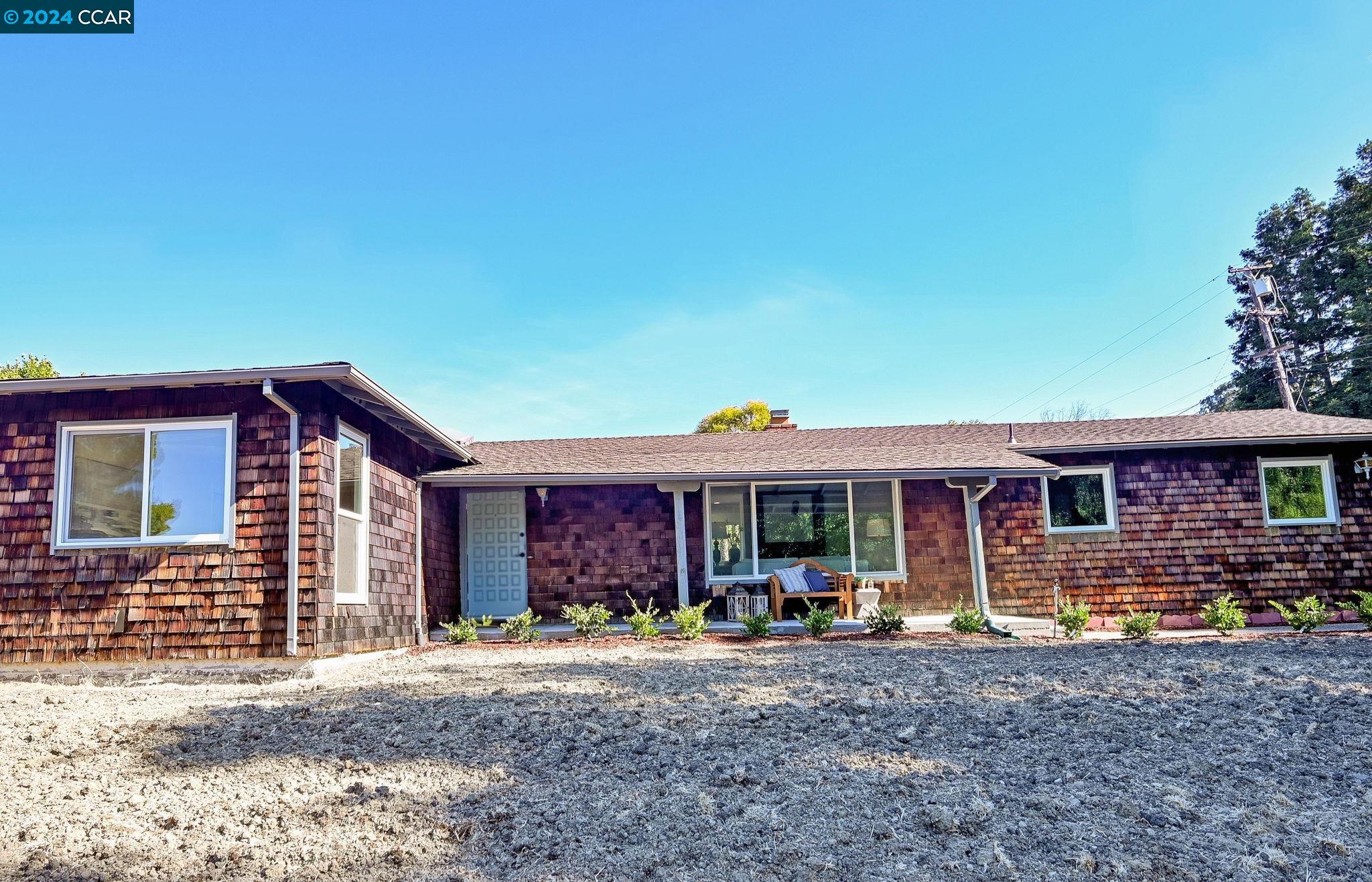 228 Nob Hill Dr