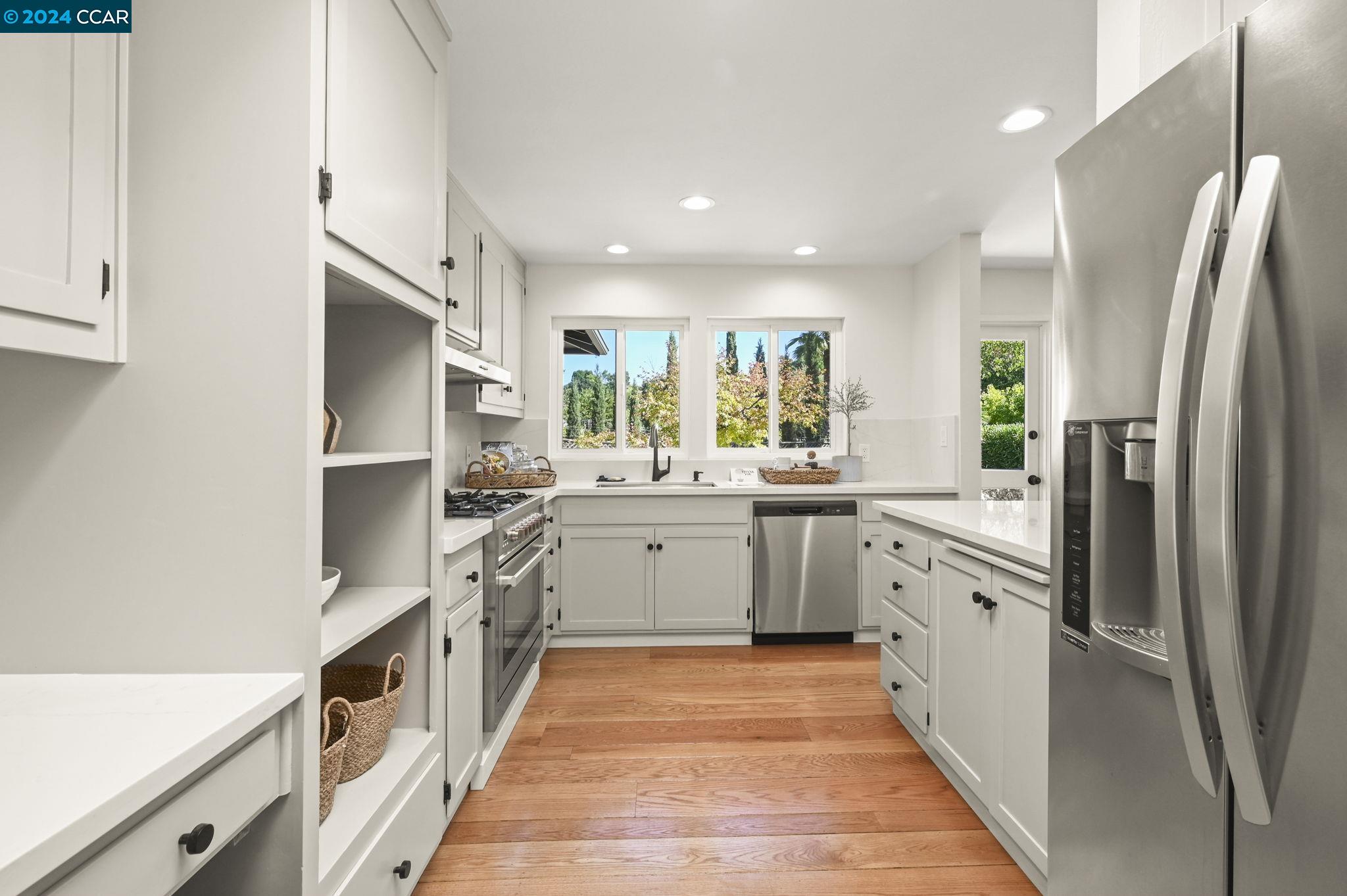 228 Nob Hill Dr