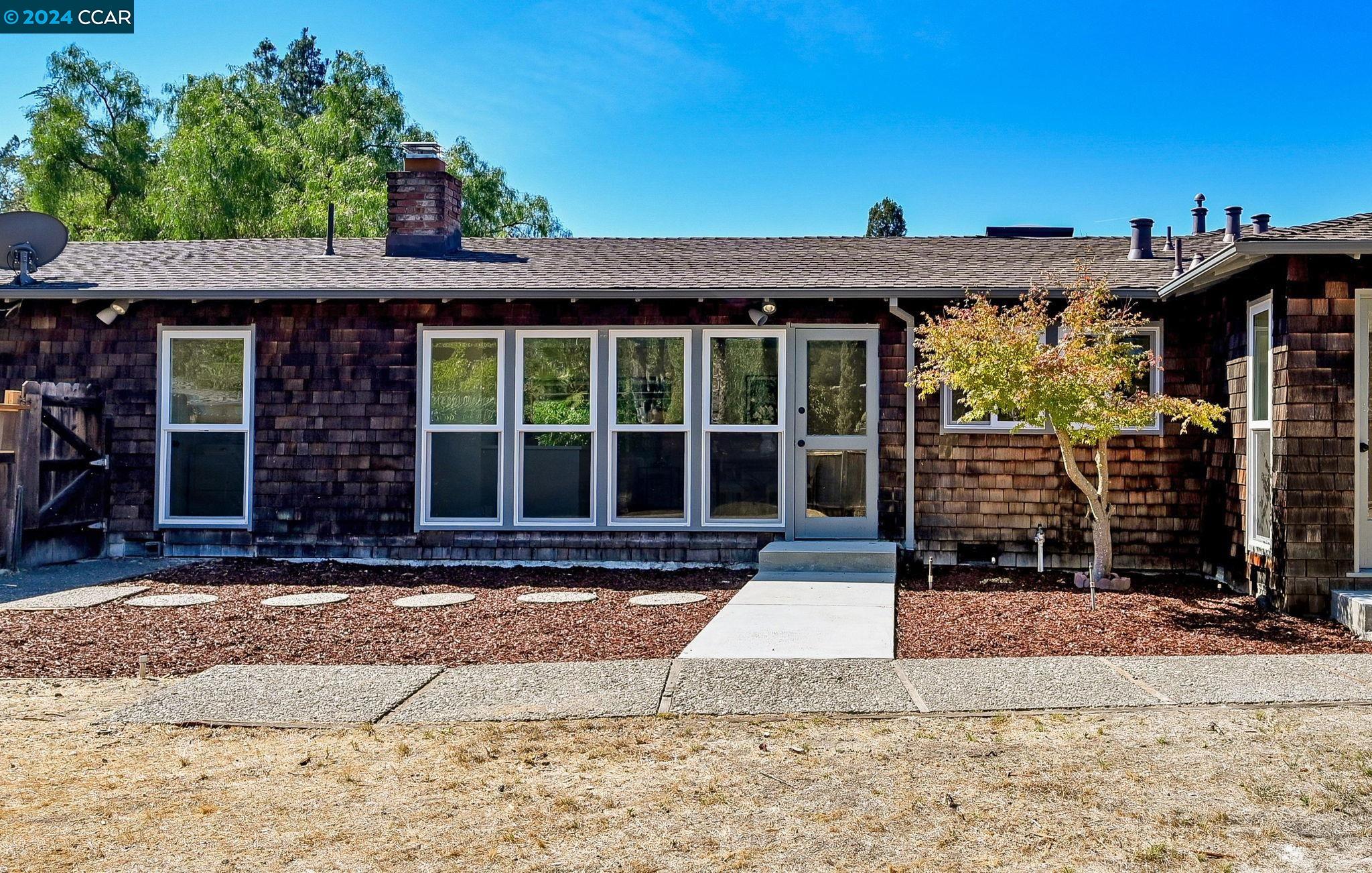 228 Nob Hill Dr