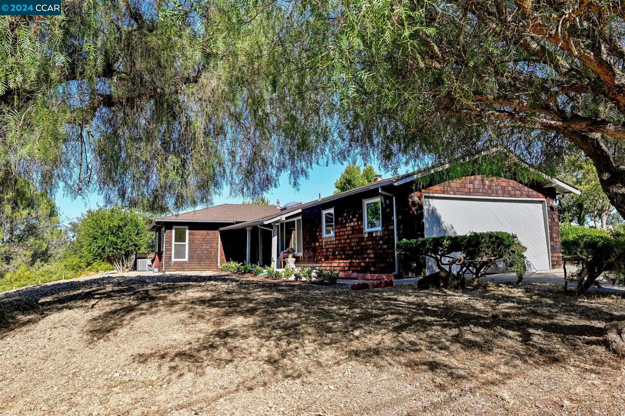 228 Nob Hill Dr