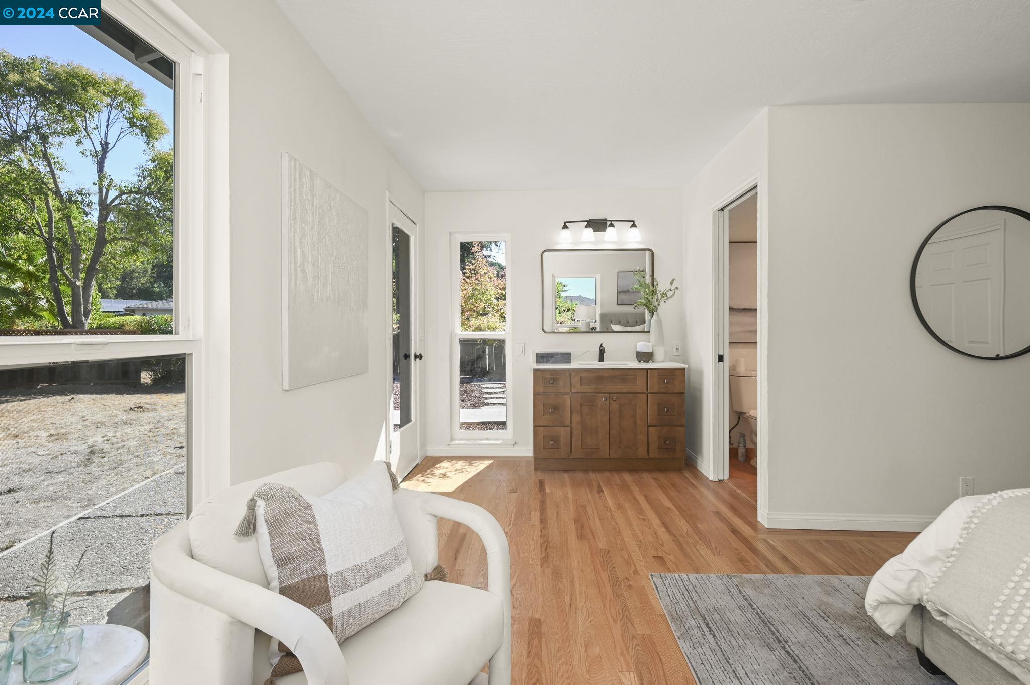 228 Nob Hill Dr