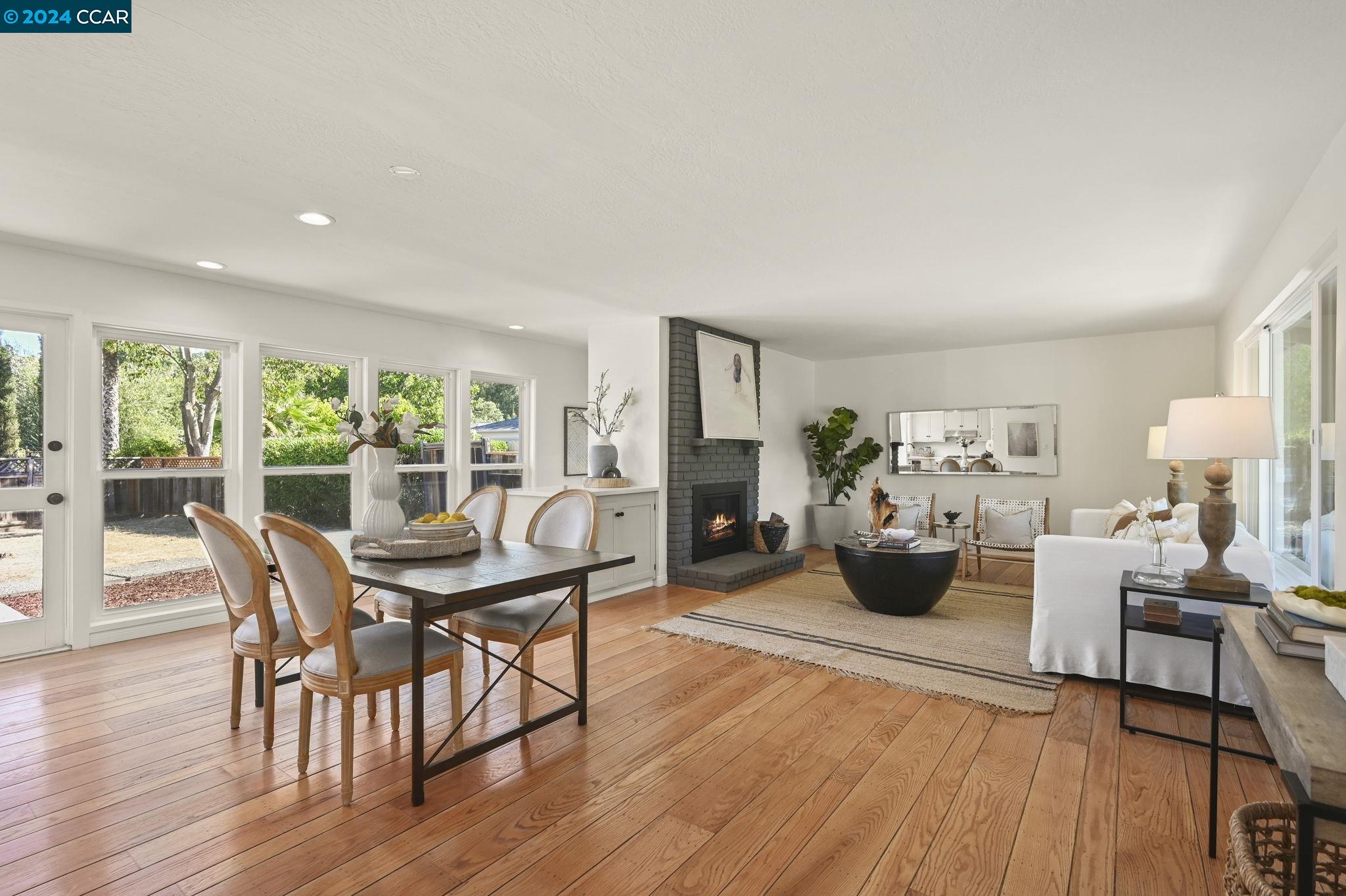 228 Nob Hill Dr