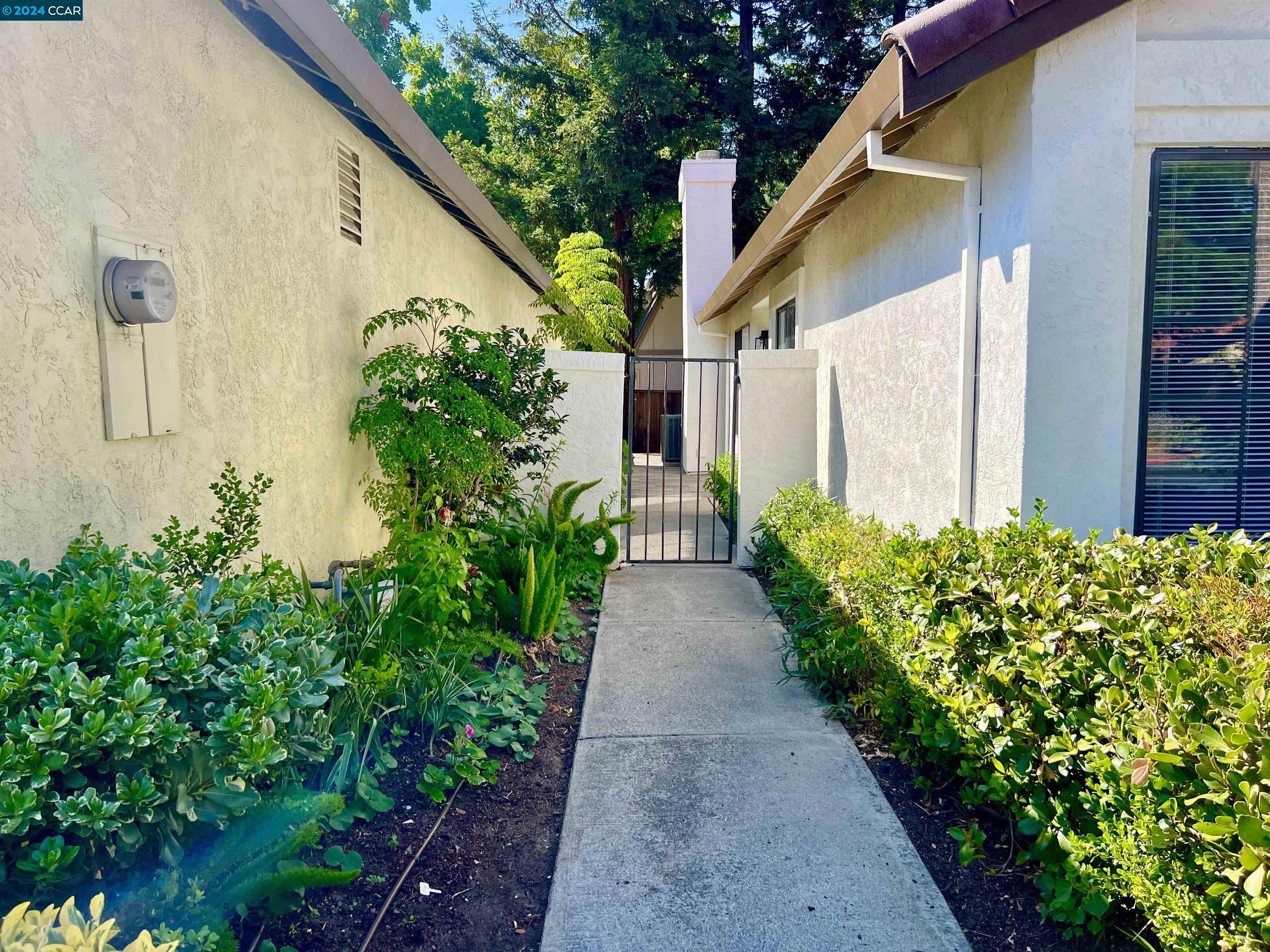 1573 Lyric Ln