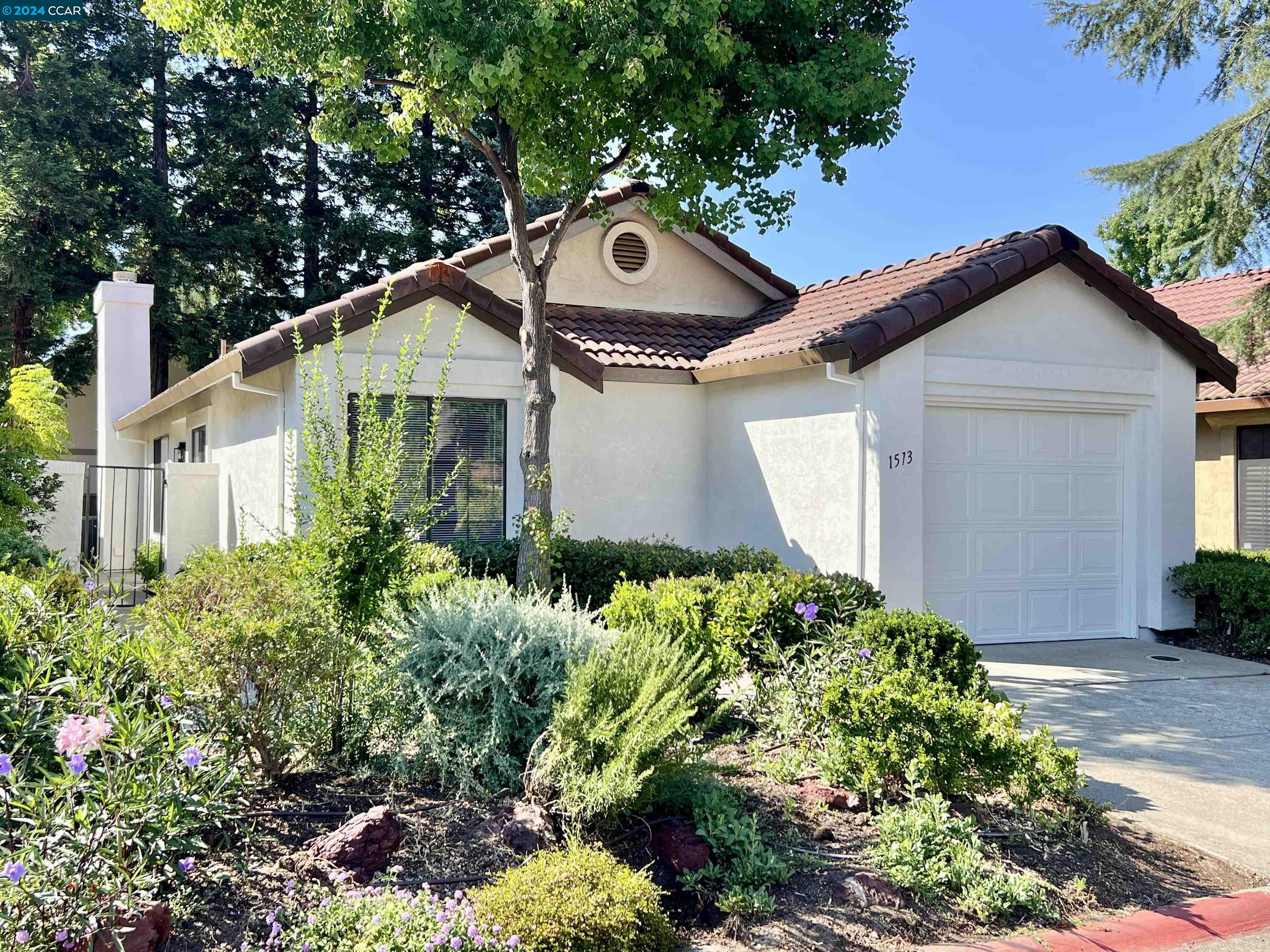 1573 Lyric Ln