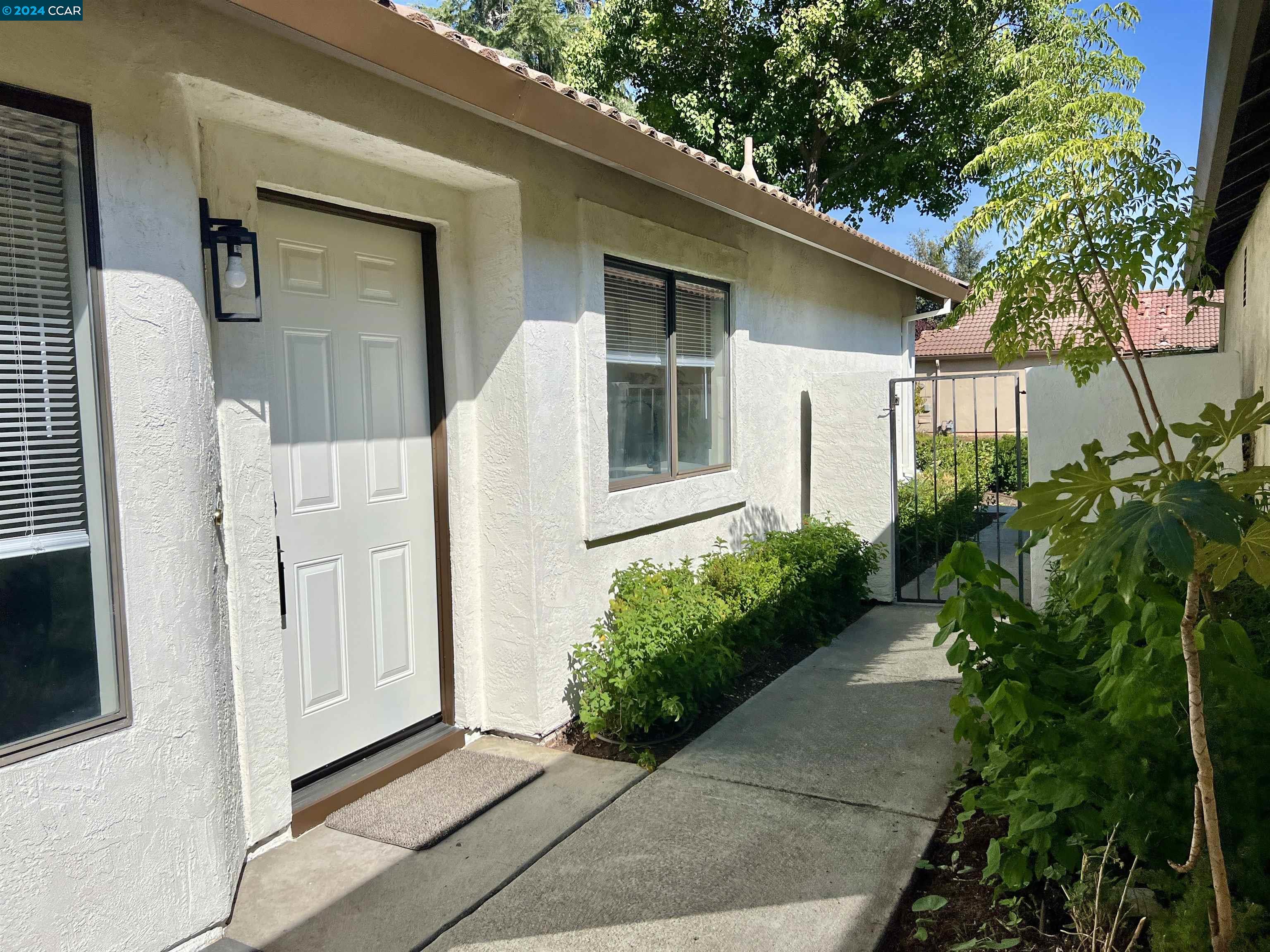 1573 Lyric Ln