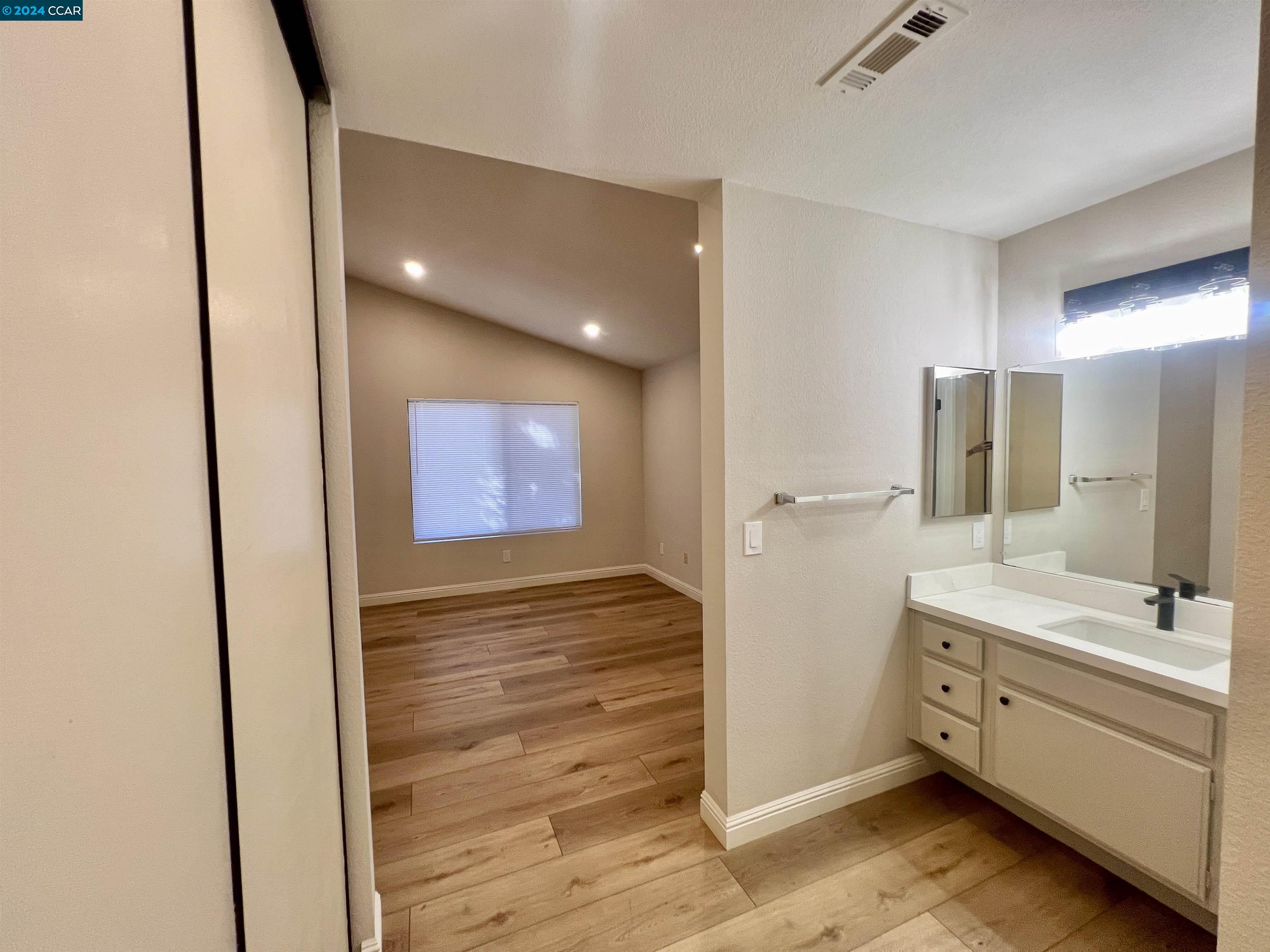 1573 Lyric Ln
