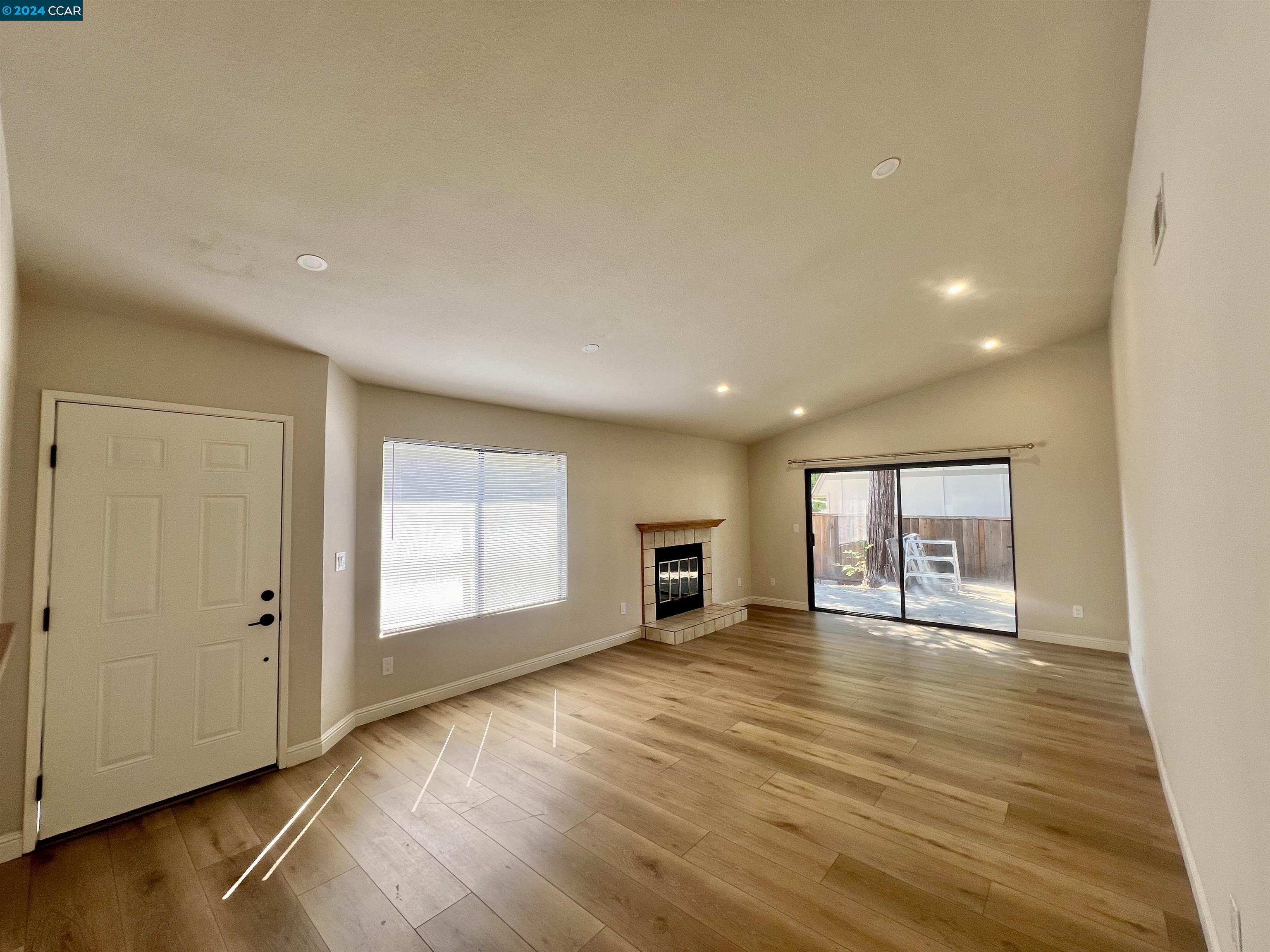 1573 Lyric Ln