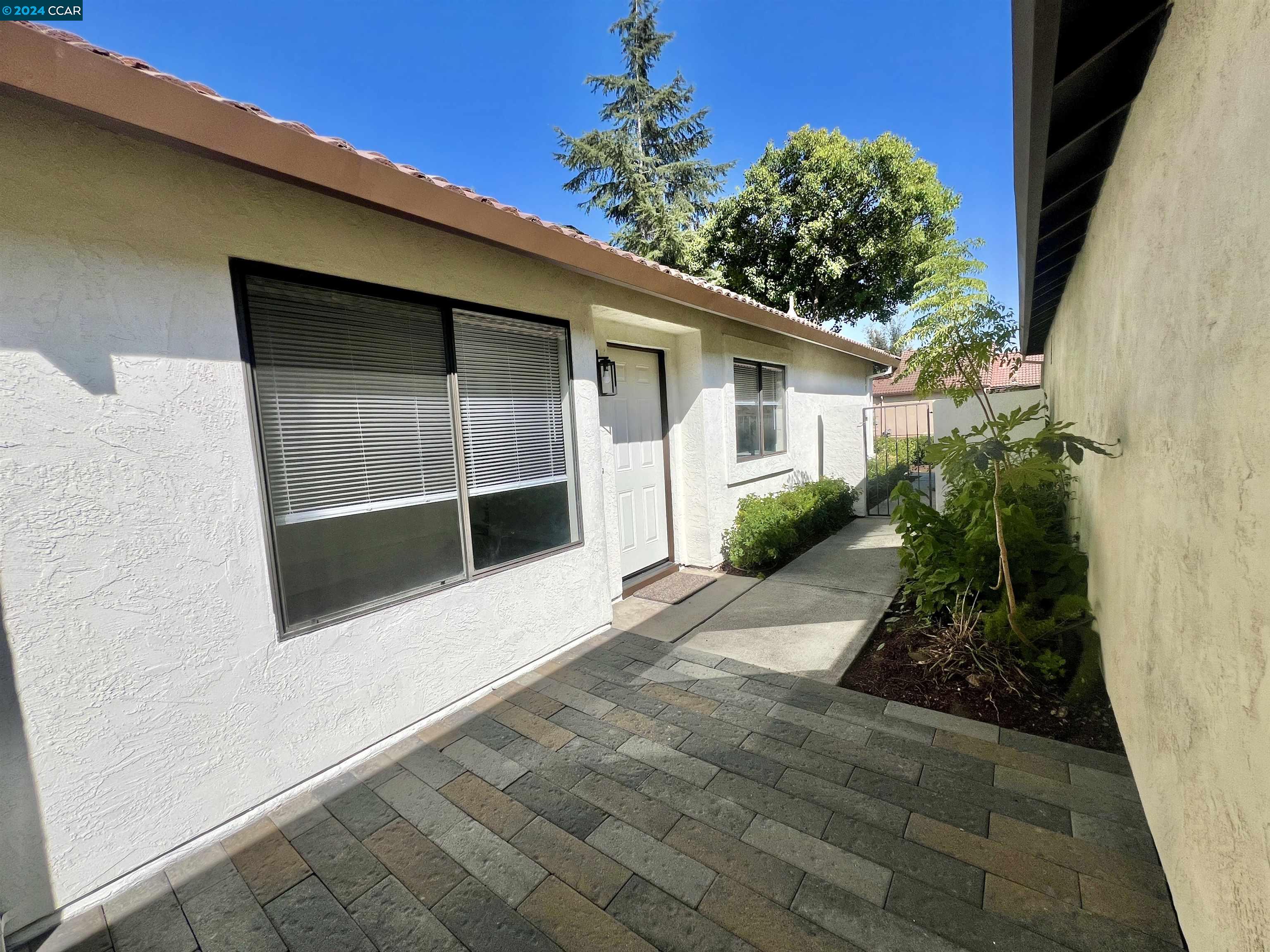1573 Lyric Ln