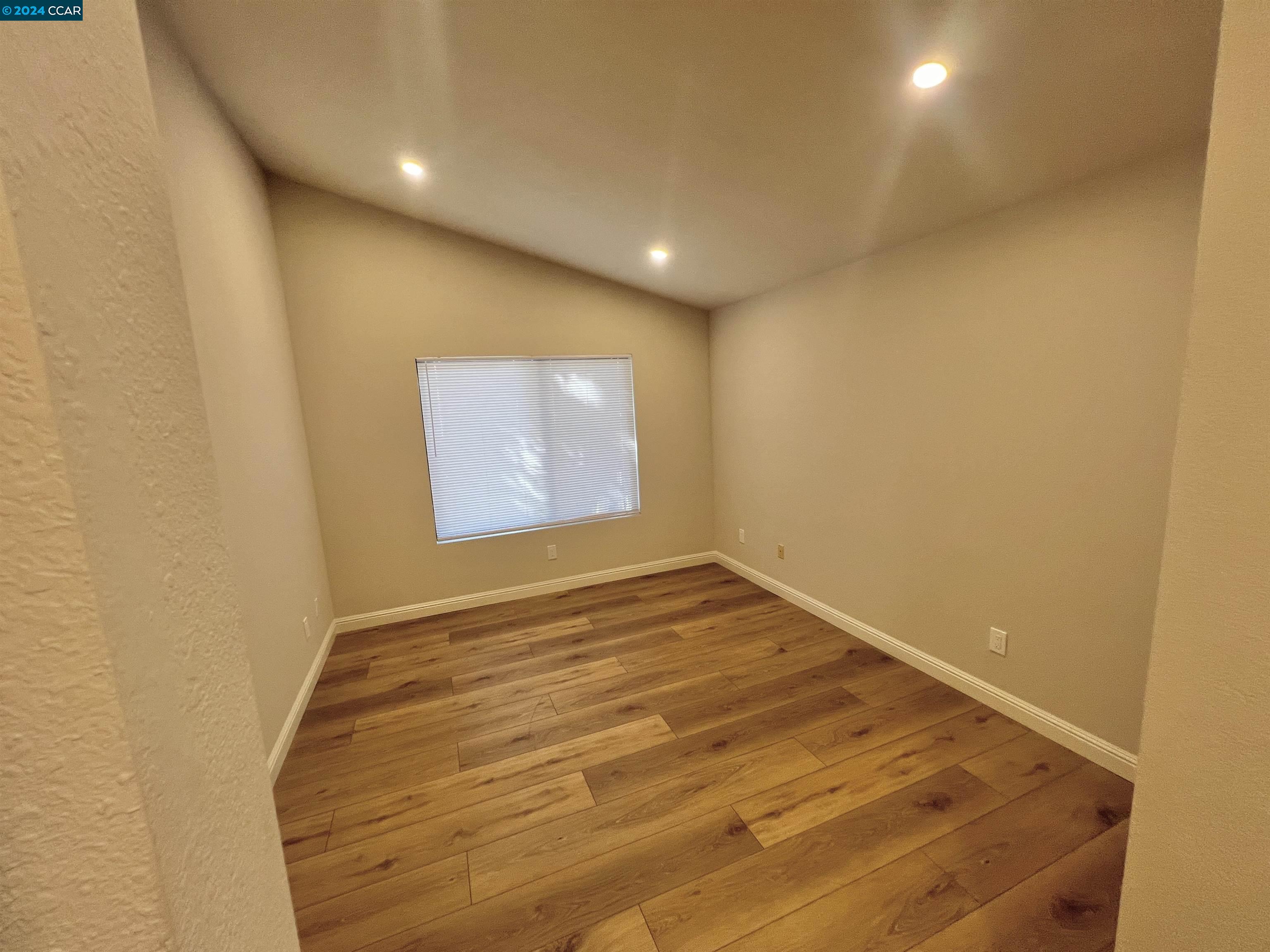 1573 Lyric Ln