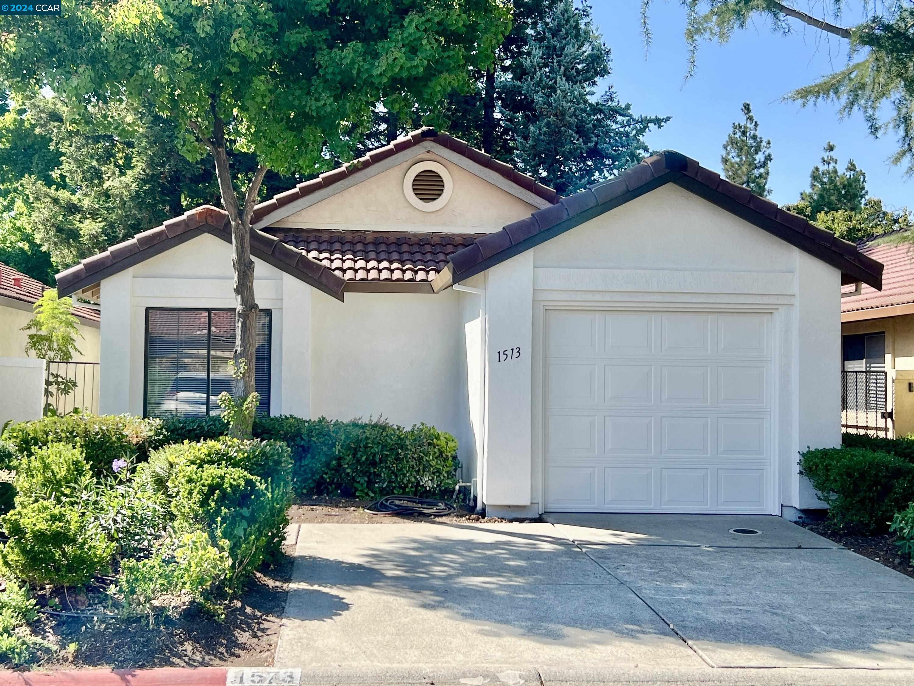 1573 Lyric Ln