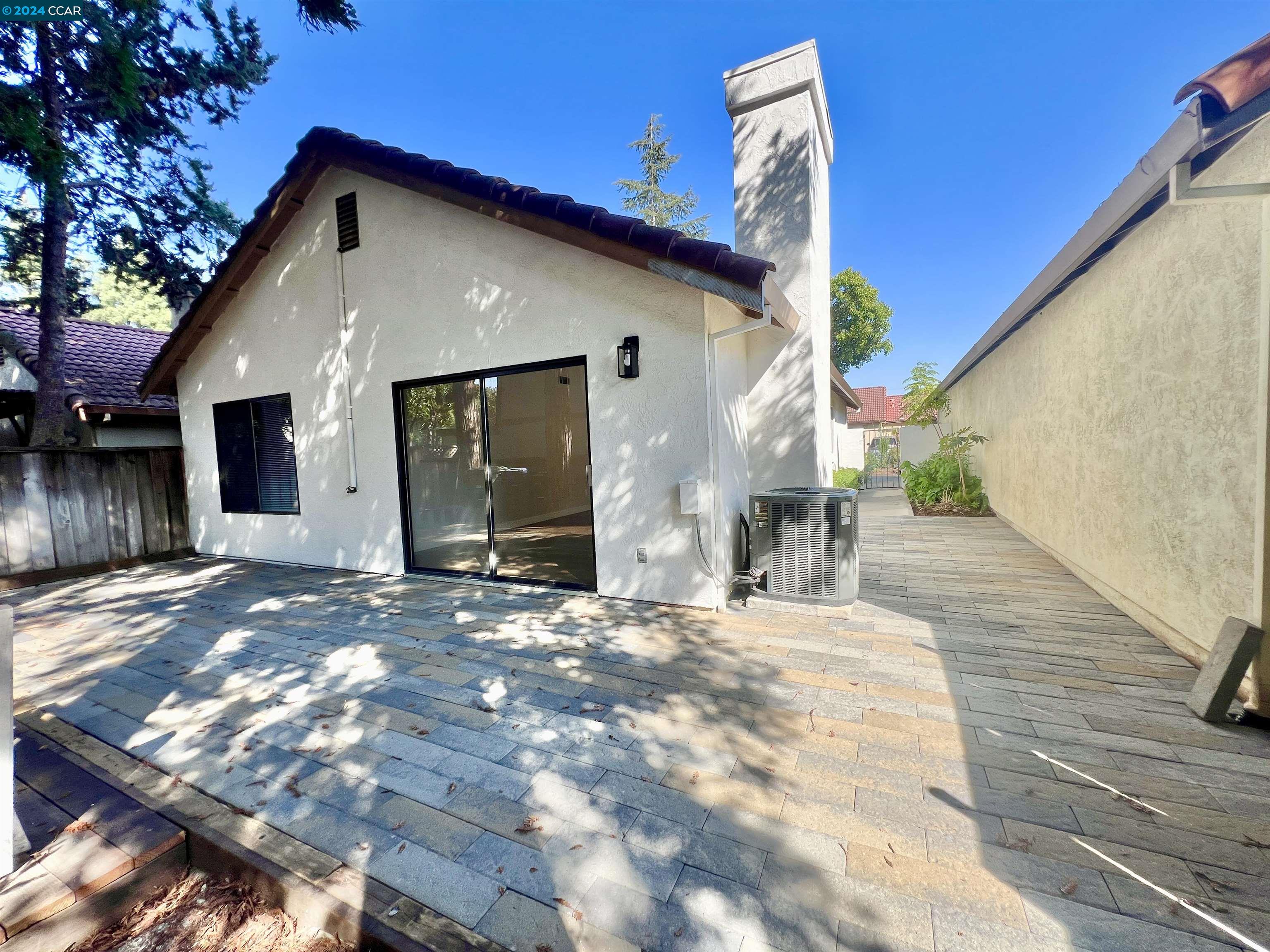 1573 Lyric Ln