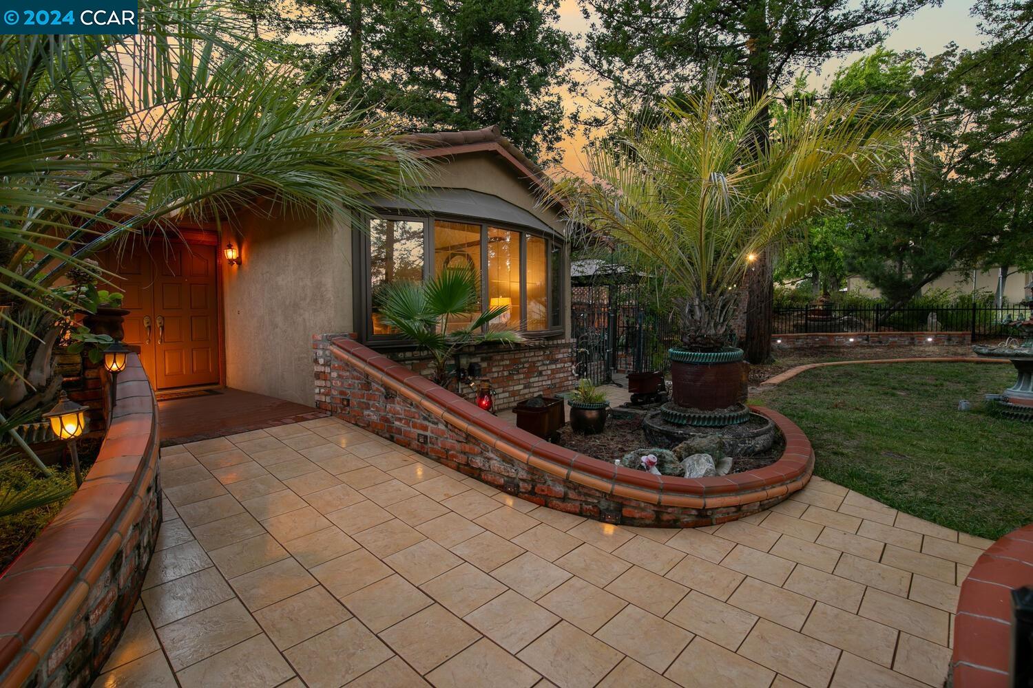 6508 Parkdale Plz