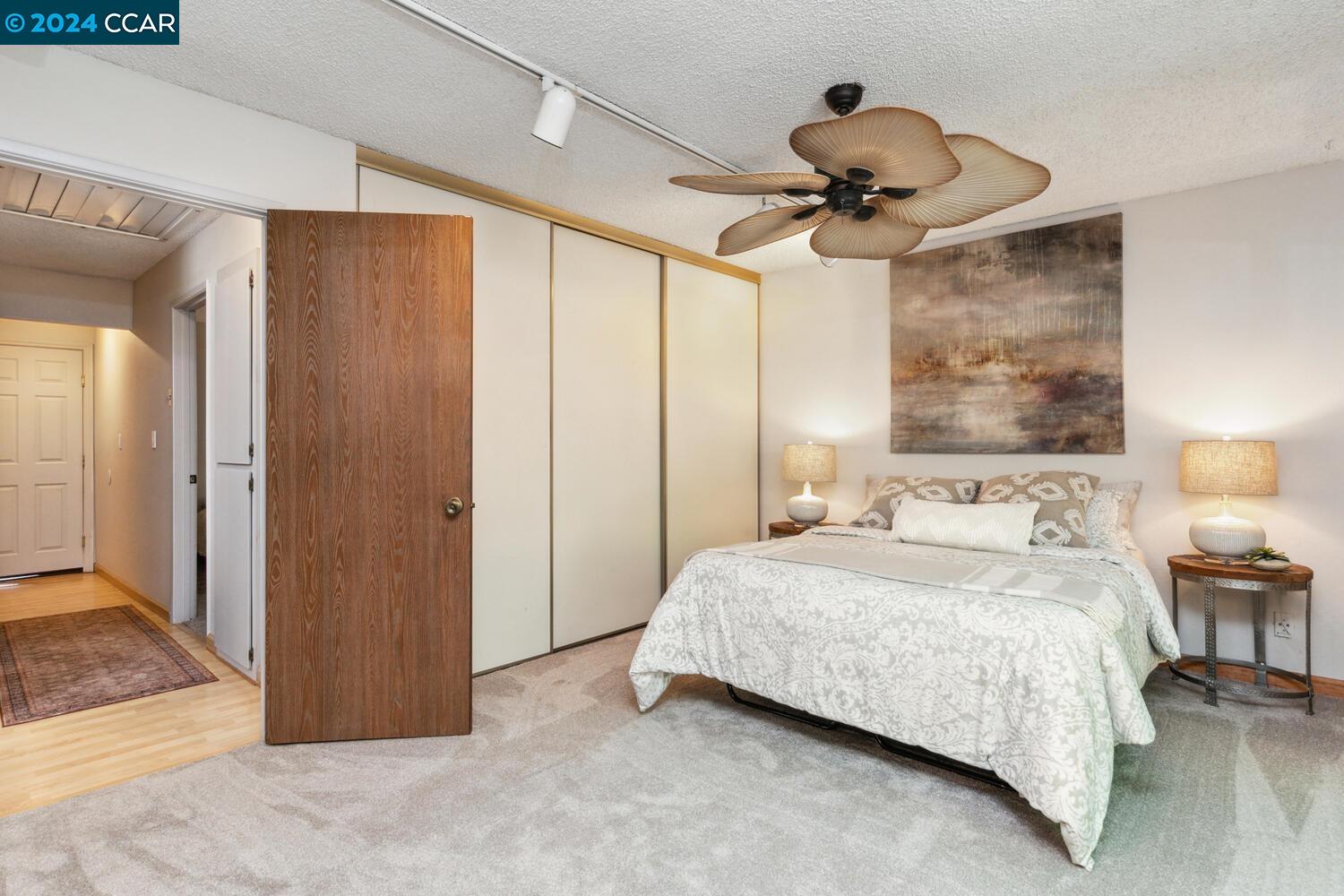 6508 Parkdale Plz