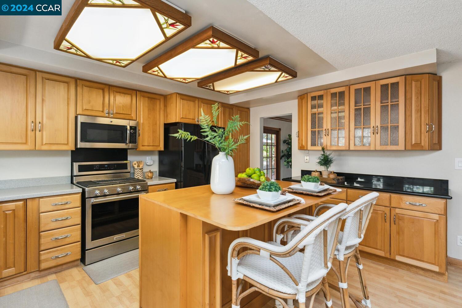 6508 Parkdale Plz