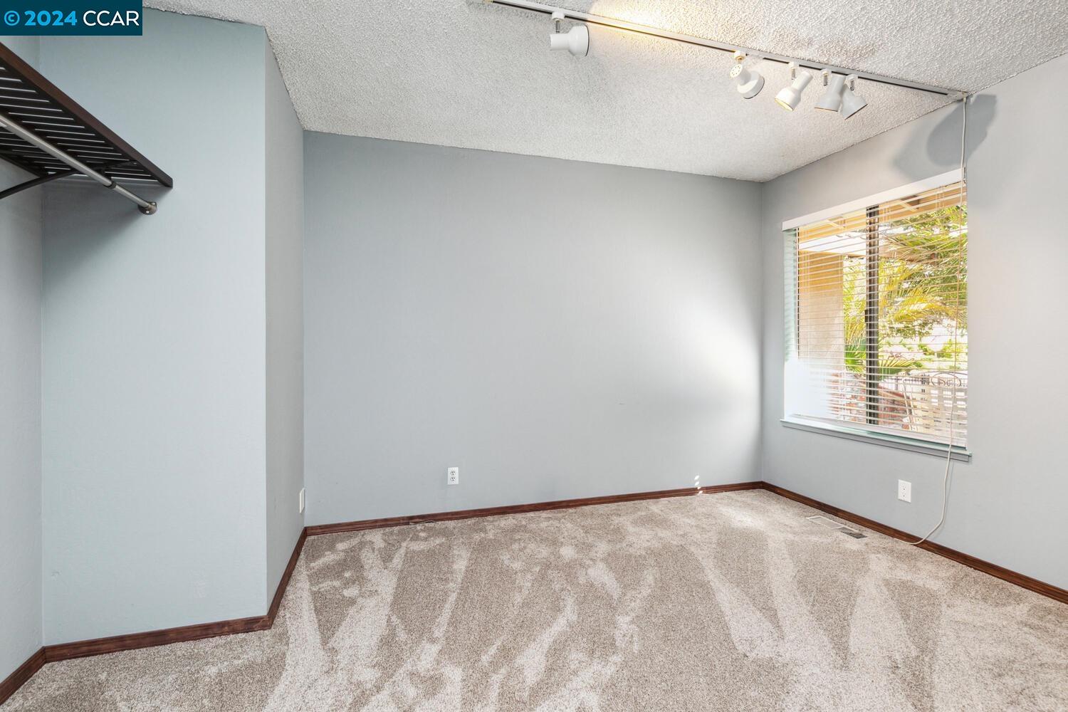 6508 Parkdale Plz