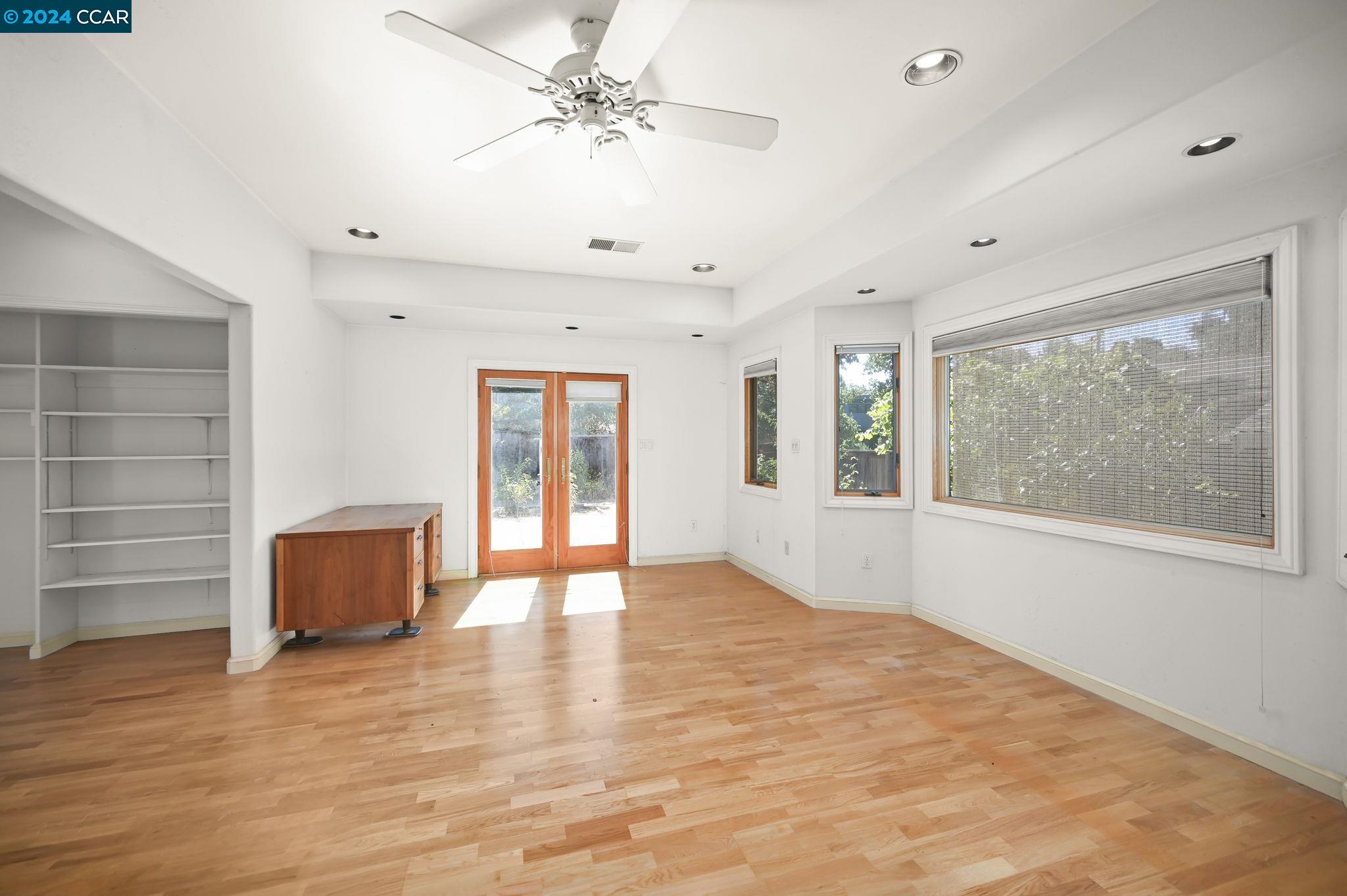 15 Sutters Mill Ct