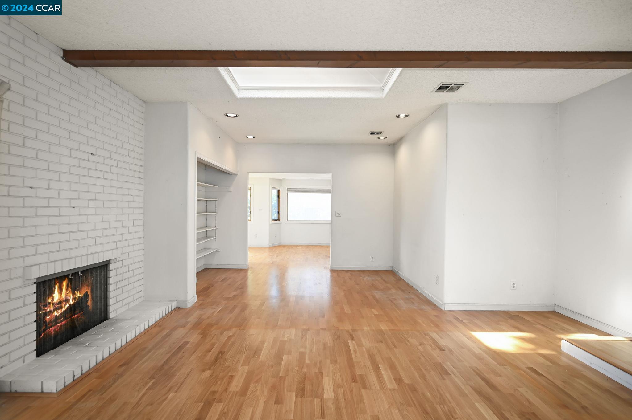 15 Sutters Mill Ct